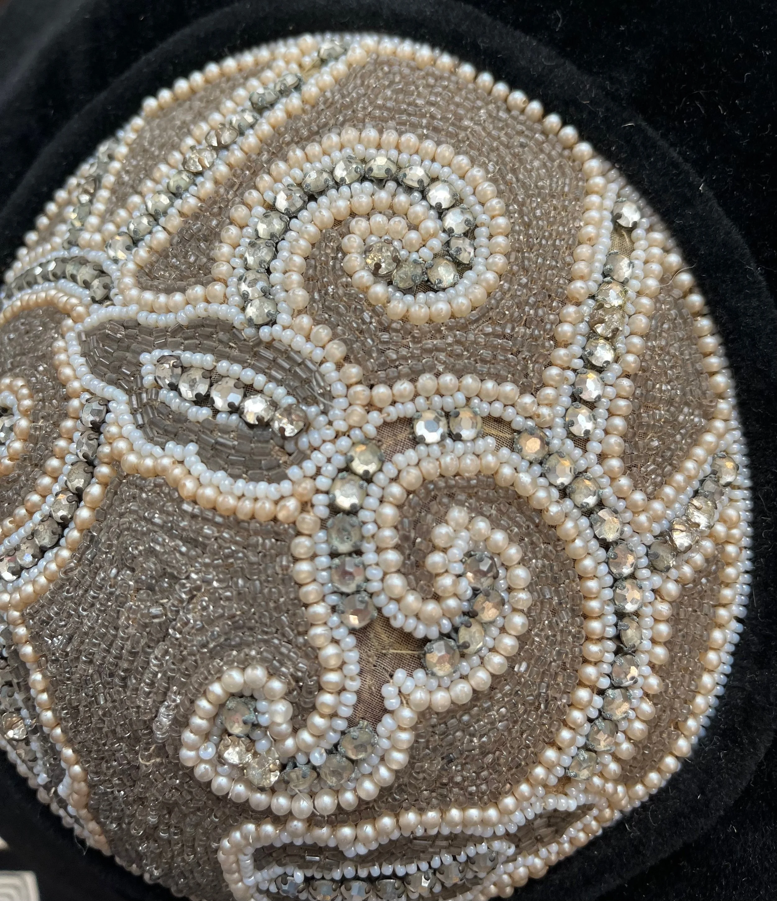 1940s Black Velvet Rhinestone Jan Leslie Tam Saucer Hat  display picture 1