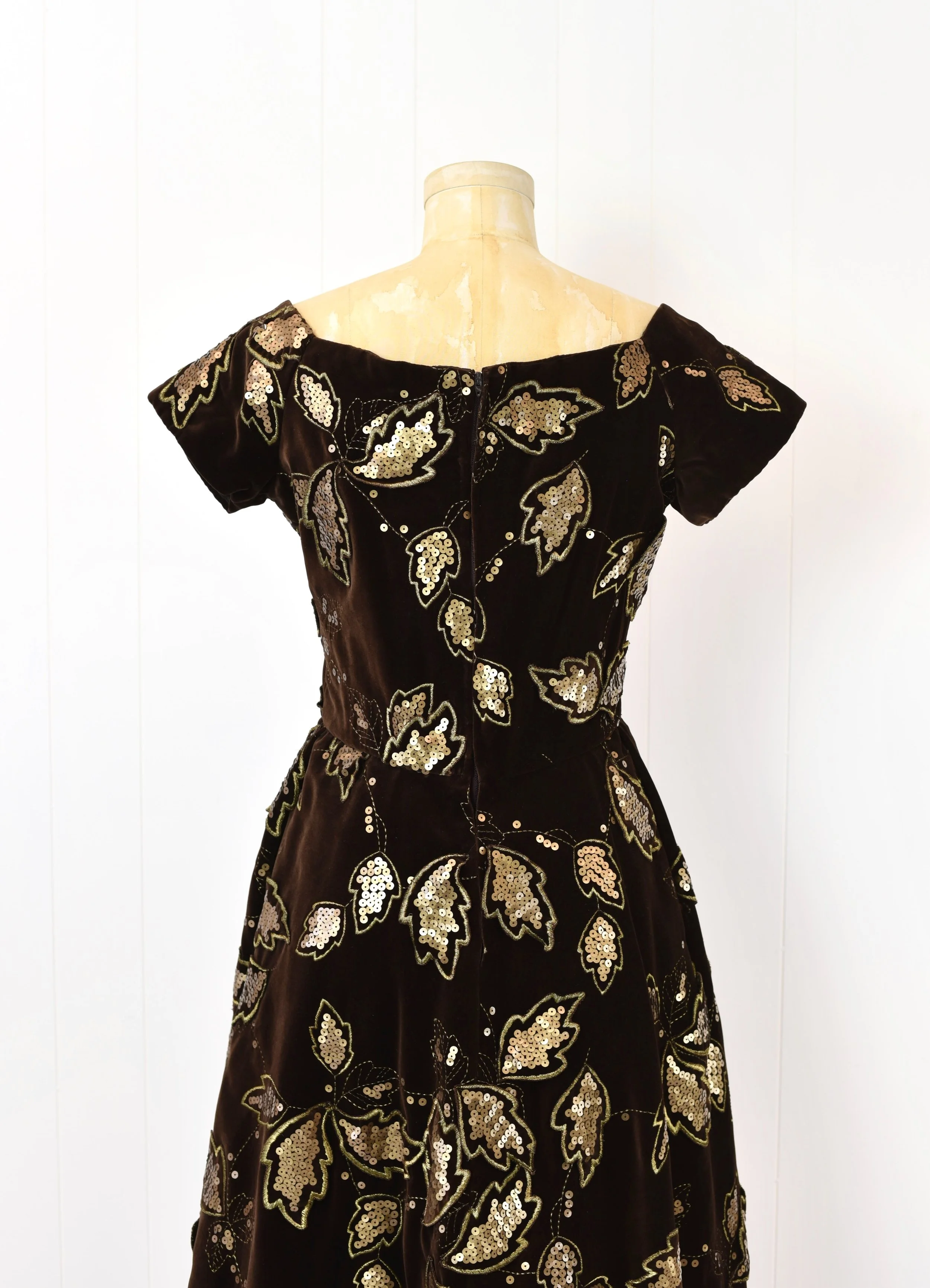 1980s Scaasi Boutique Dark Brown Velvet Sequin Metallic Leaf Embroidered  Party Cocktail Dress  Canned Ham Vintage