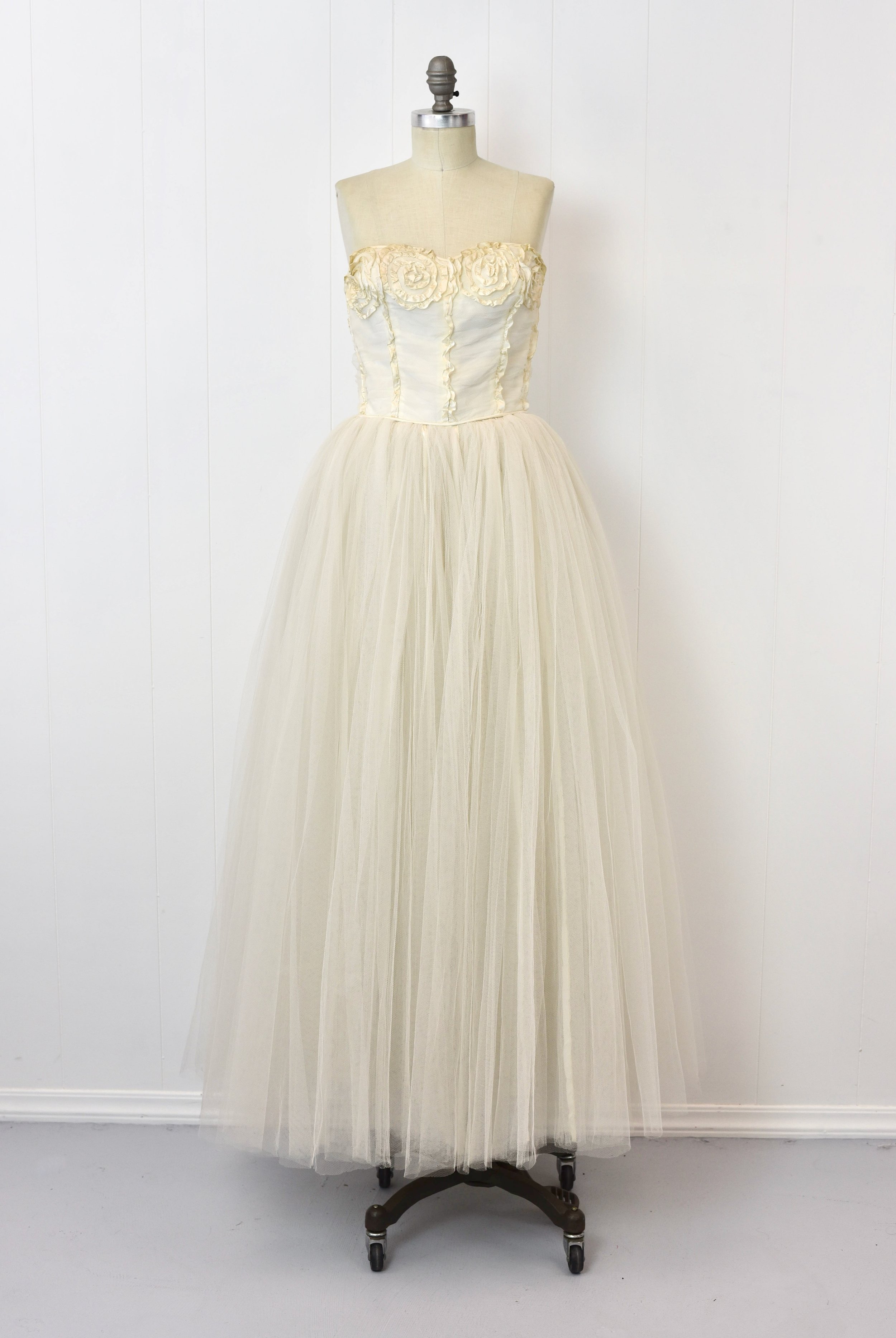 1950s White Tulle Ribbon Bridal Wedding Party Prom Pinup Cupcake Dress Gown  — Canned Ham Vintage
