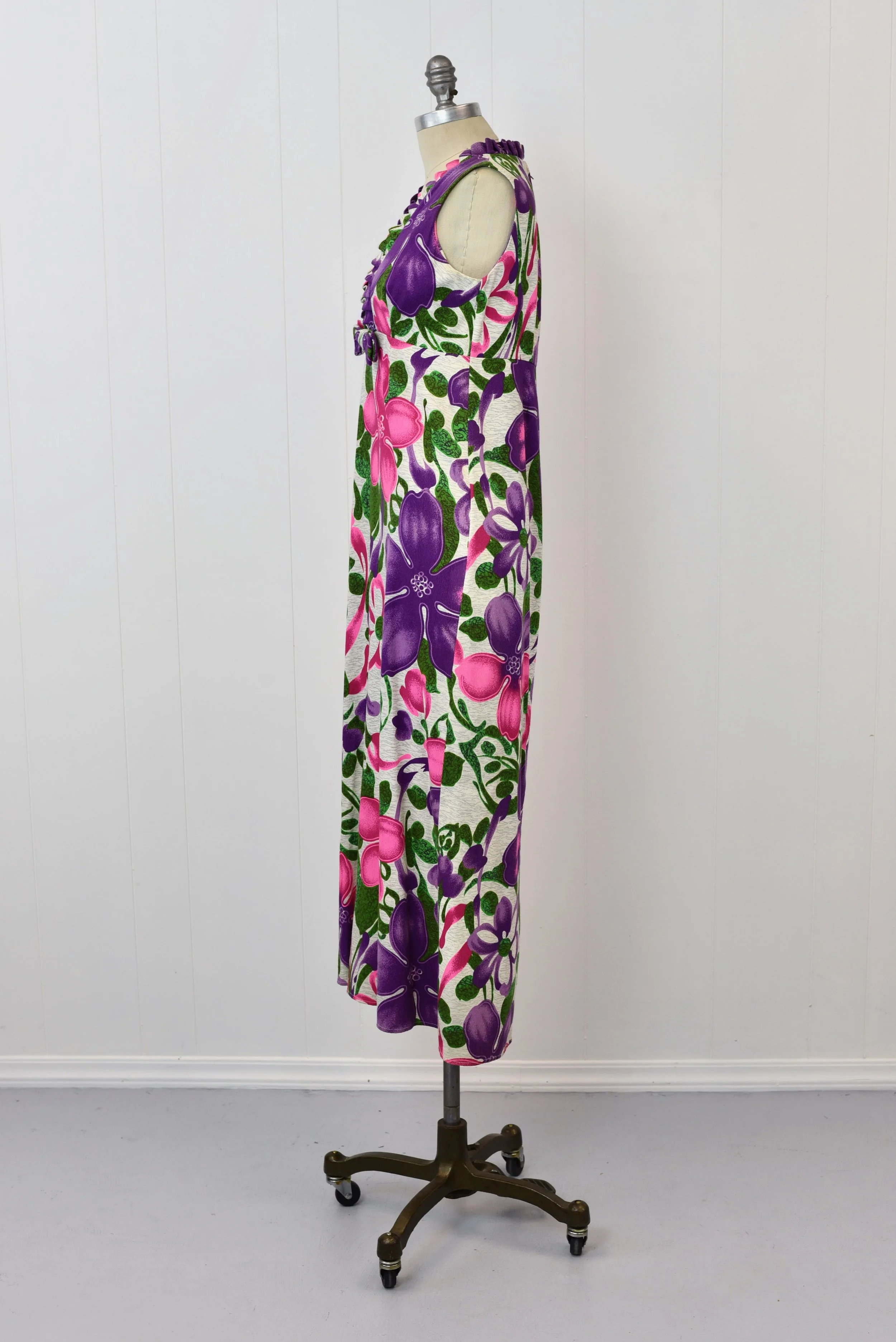 1960s Hawaiian Floral Print Purple Pink Aloha Tiki Ruffled Bow