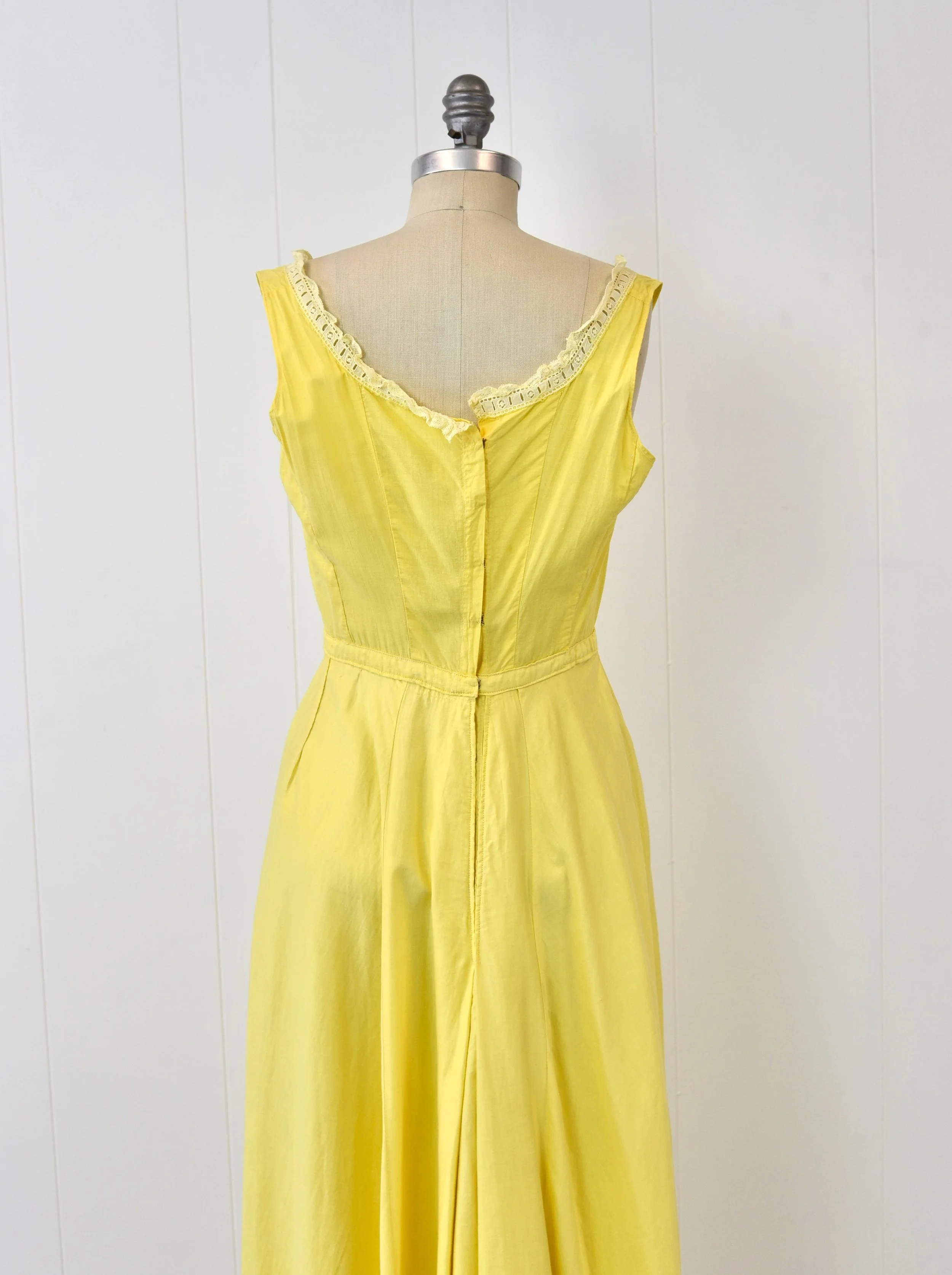 Antique 1800s/1900s Victorian Edwardian Yellow Lace Cotton Lawn Lingerie Sun Underdress Slip Dress Canned Ham Vintage Antique 1800s/1900s Victorian Edwardian Yellow Lace Cotton Lawn Lingerie Sun Underdress Slip Dress Canned Ham Vintage