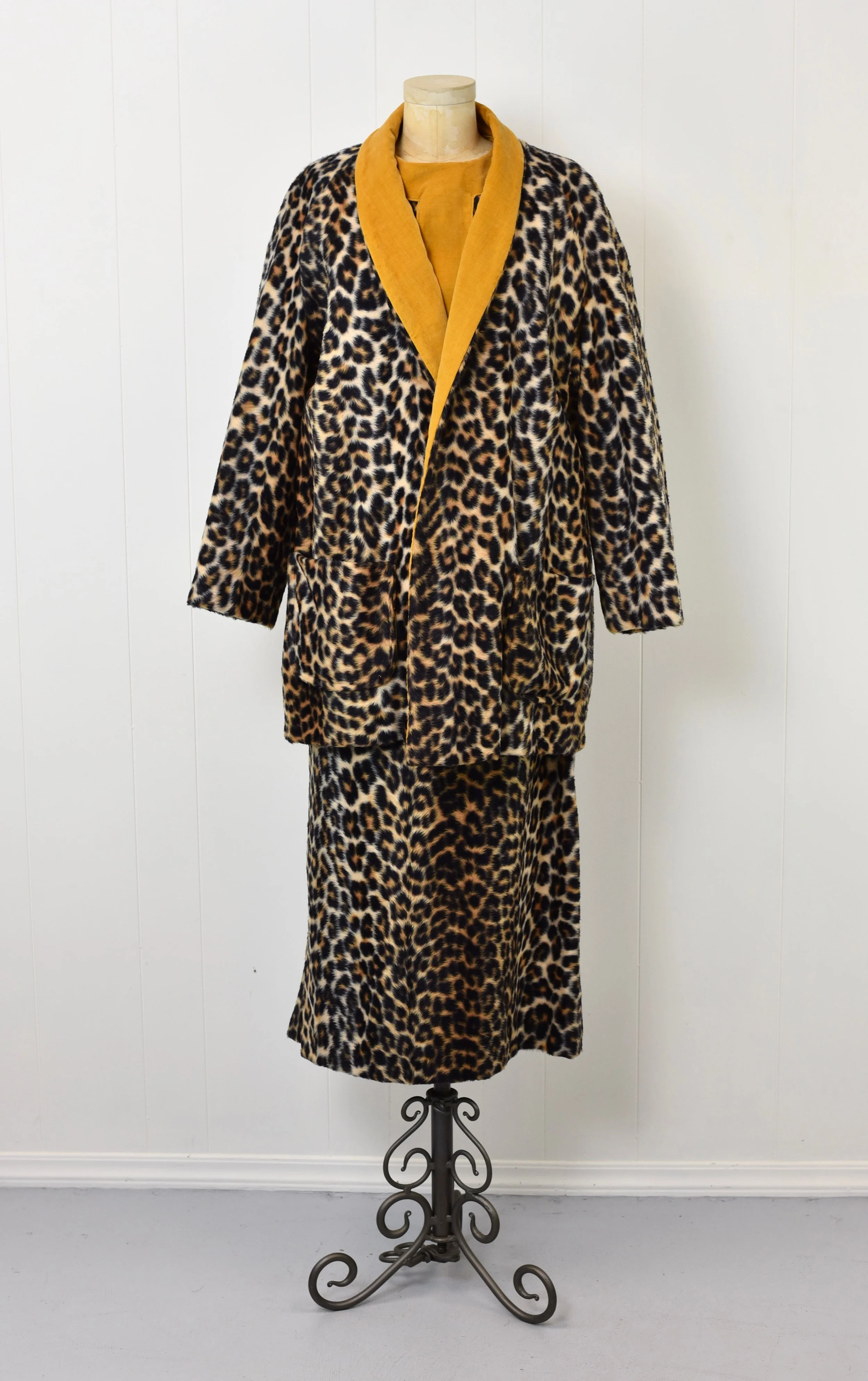 chinese dress ladies Leo Faux Fur Trim Halter Neck Maxi Dress  PROD