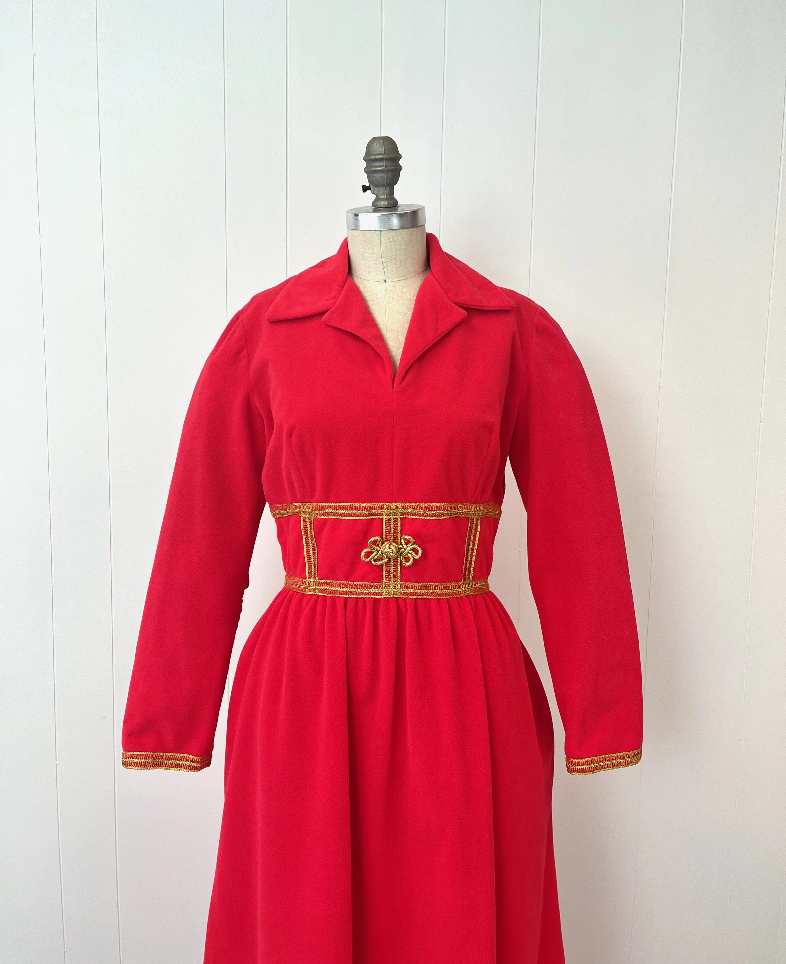 1960s/1970s Red & Metallic Gold Fleece Evelyn Pearson Loungewear House Dress Maxi  Canned Ham Vintage