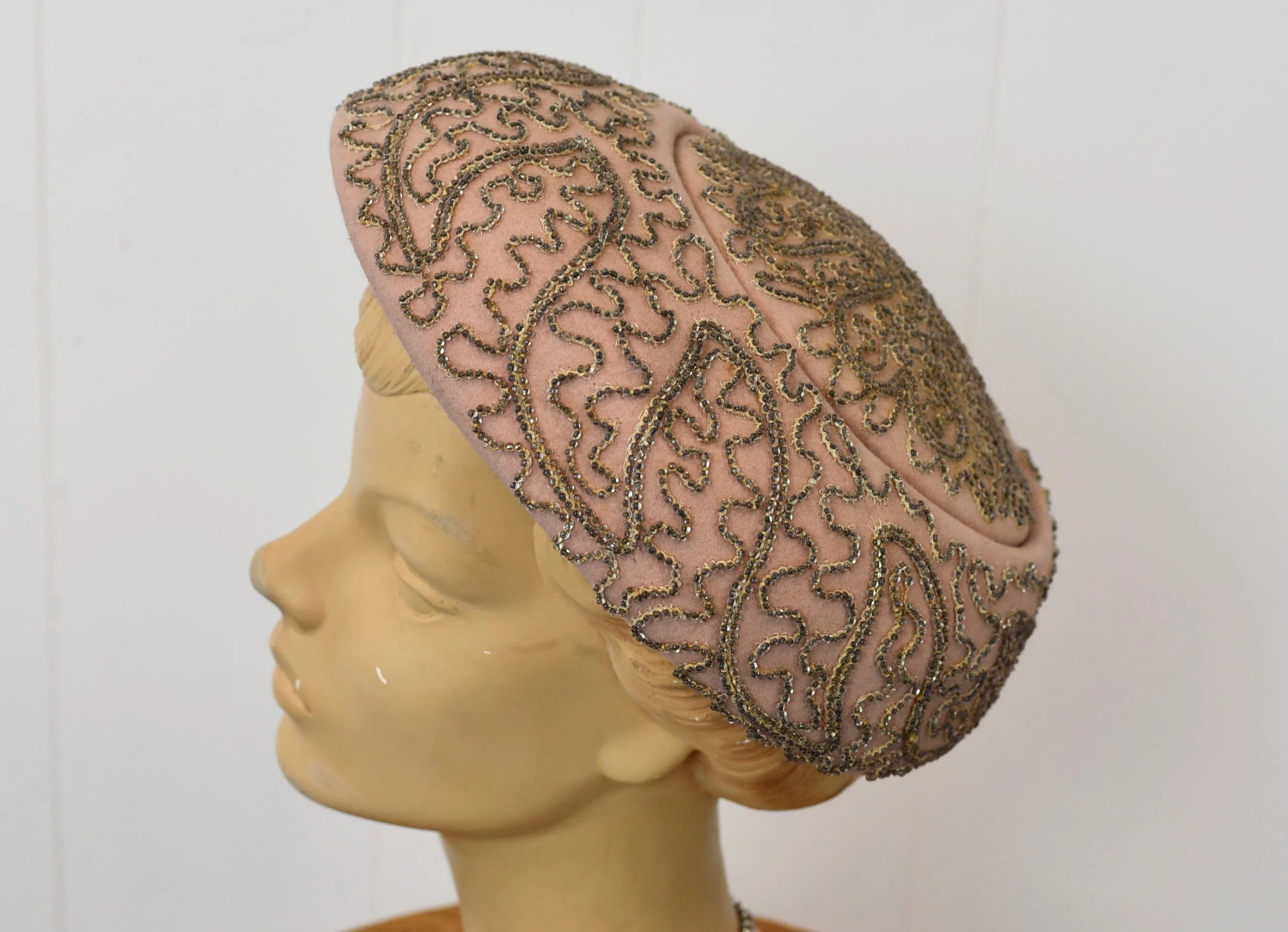 1950s-60s Sangers beaded Cream Bow Hat 1950s/1960s Sequin Soutache Off White Faux Fur Bridal  main image 3