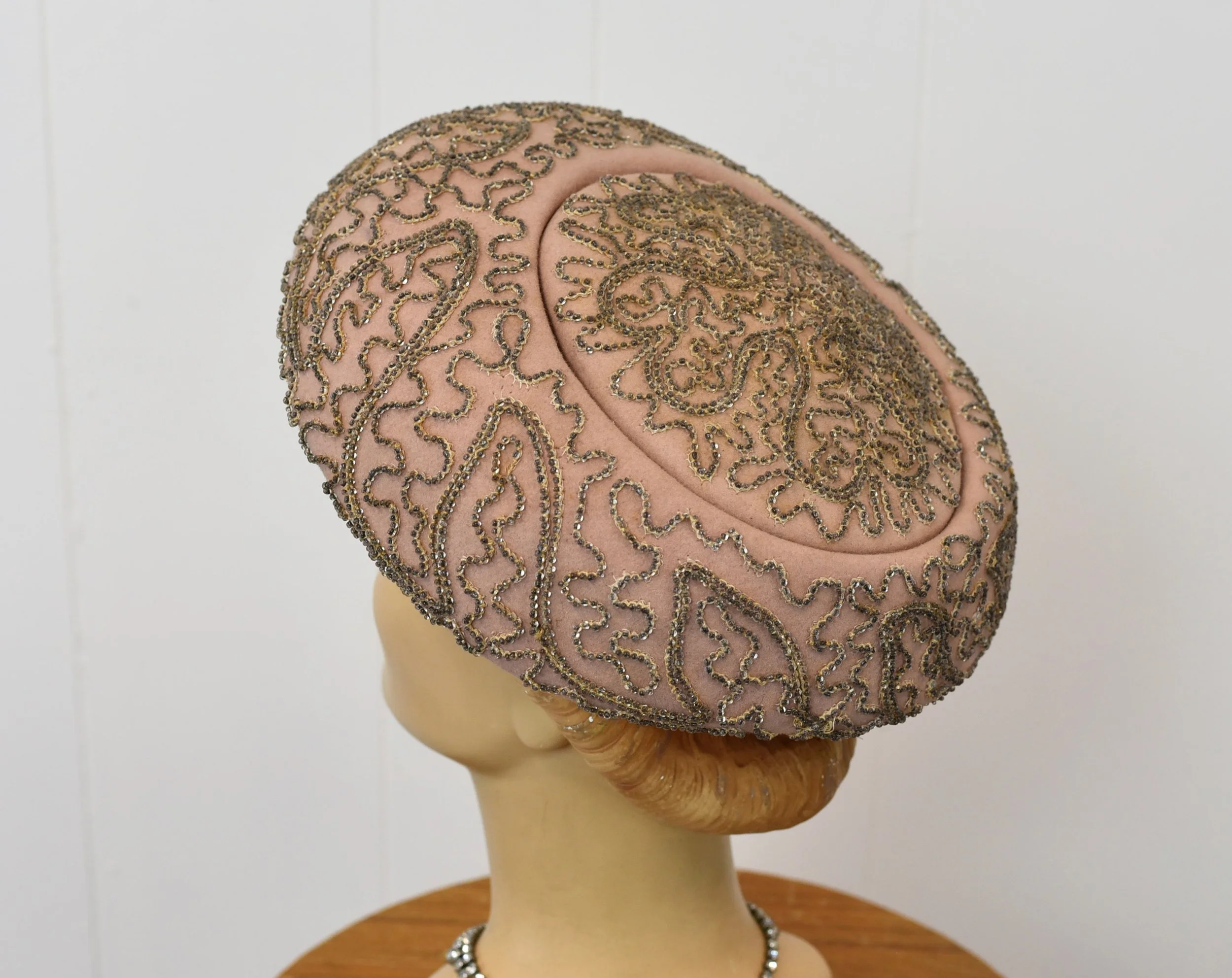 REGAL 1950s\' INTRICATELY BEADED COCKTAIL HAT 1950s Sequin Beaded Bridal Wedding Skull Cap Fascinator Hat  main image 4