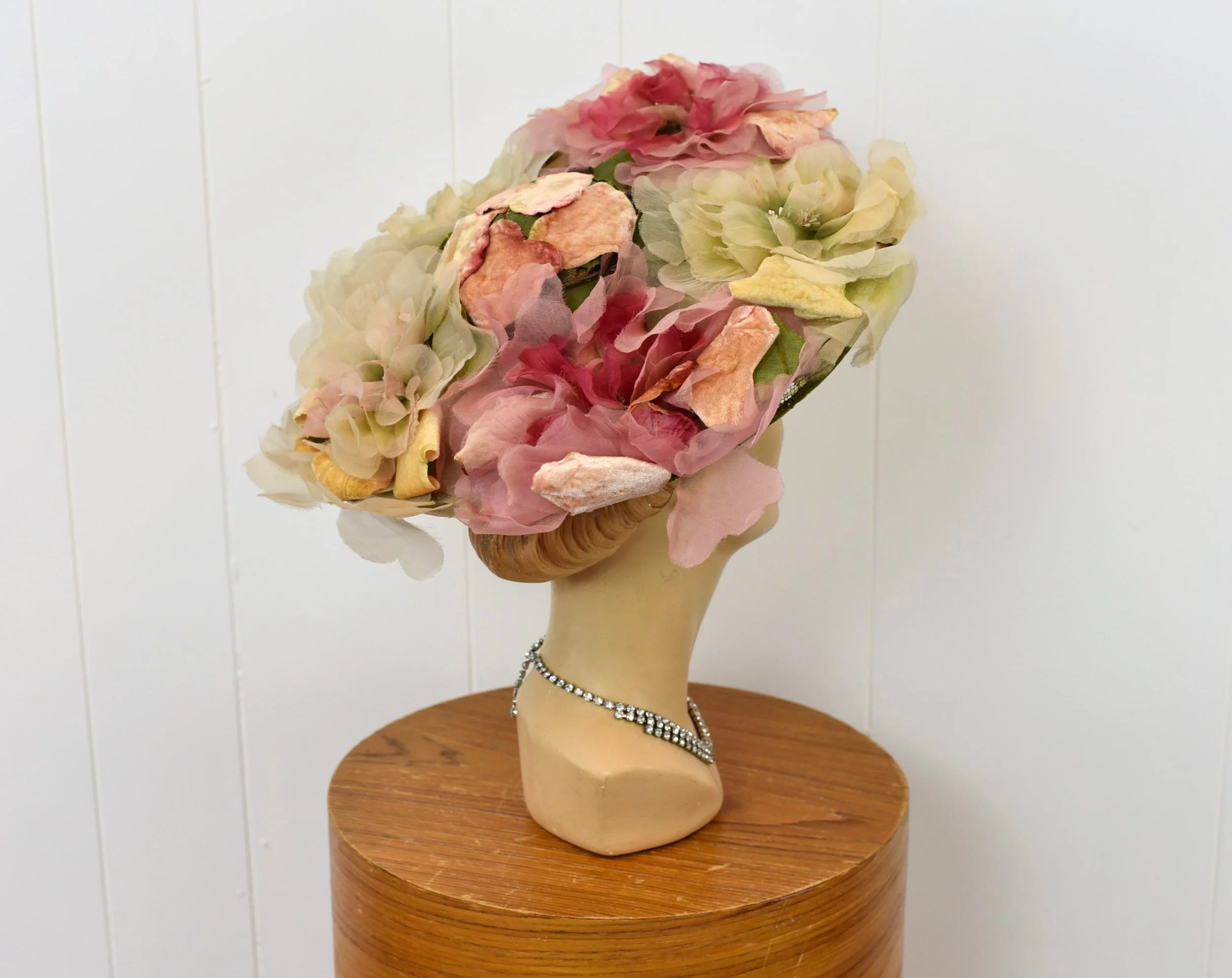 1950s Schiaparelli Floral 3D Flowers Pink Green Mid Century Pinup 