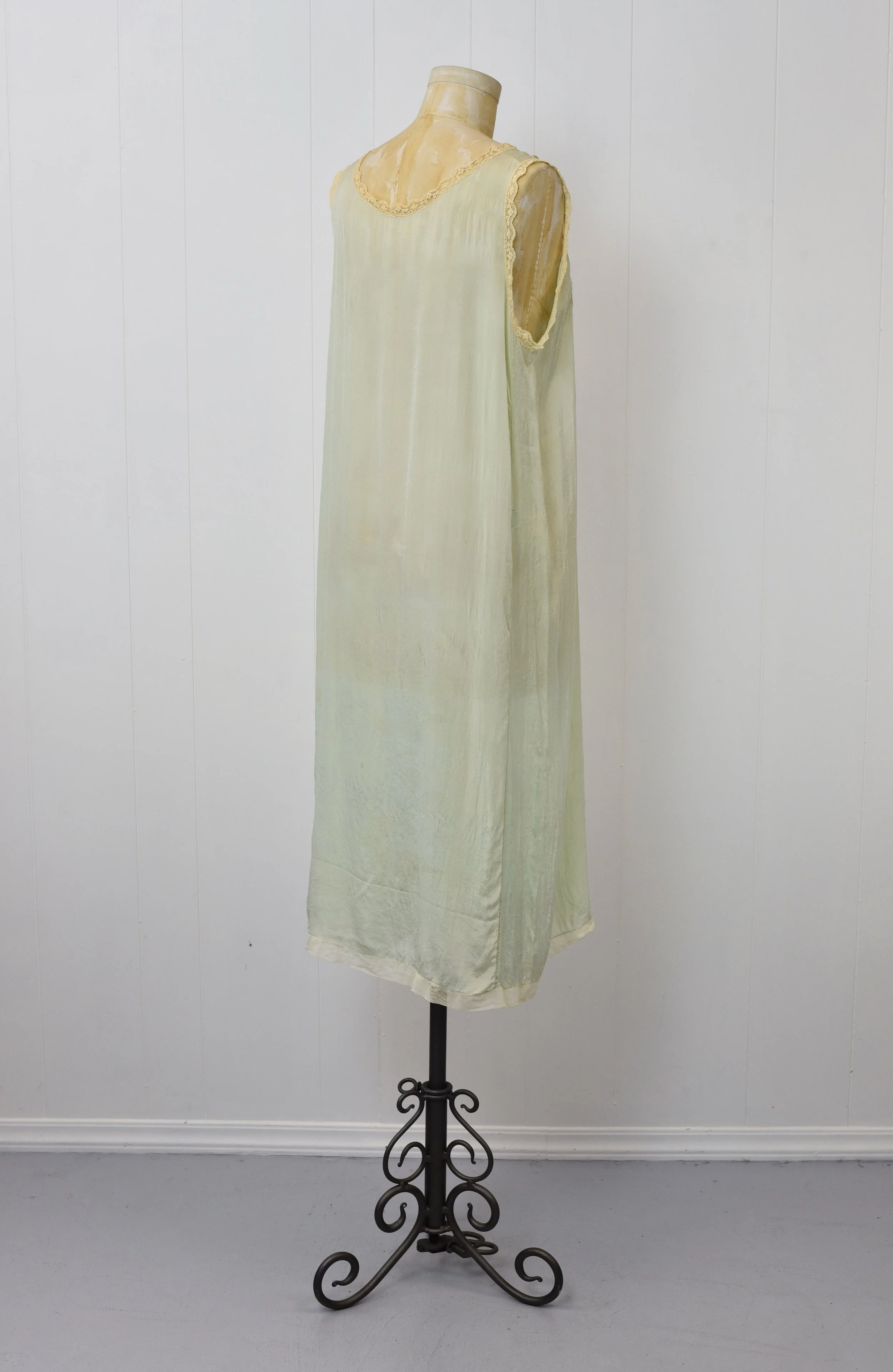 1920s Green Ecru Lace Silk Flapper Boudoir Lingerie Nightgown 
