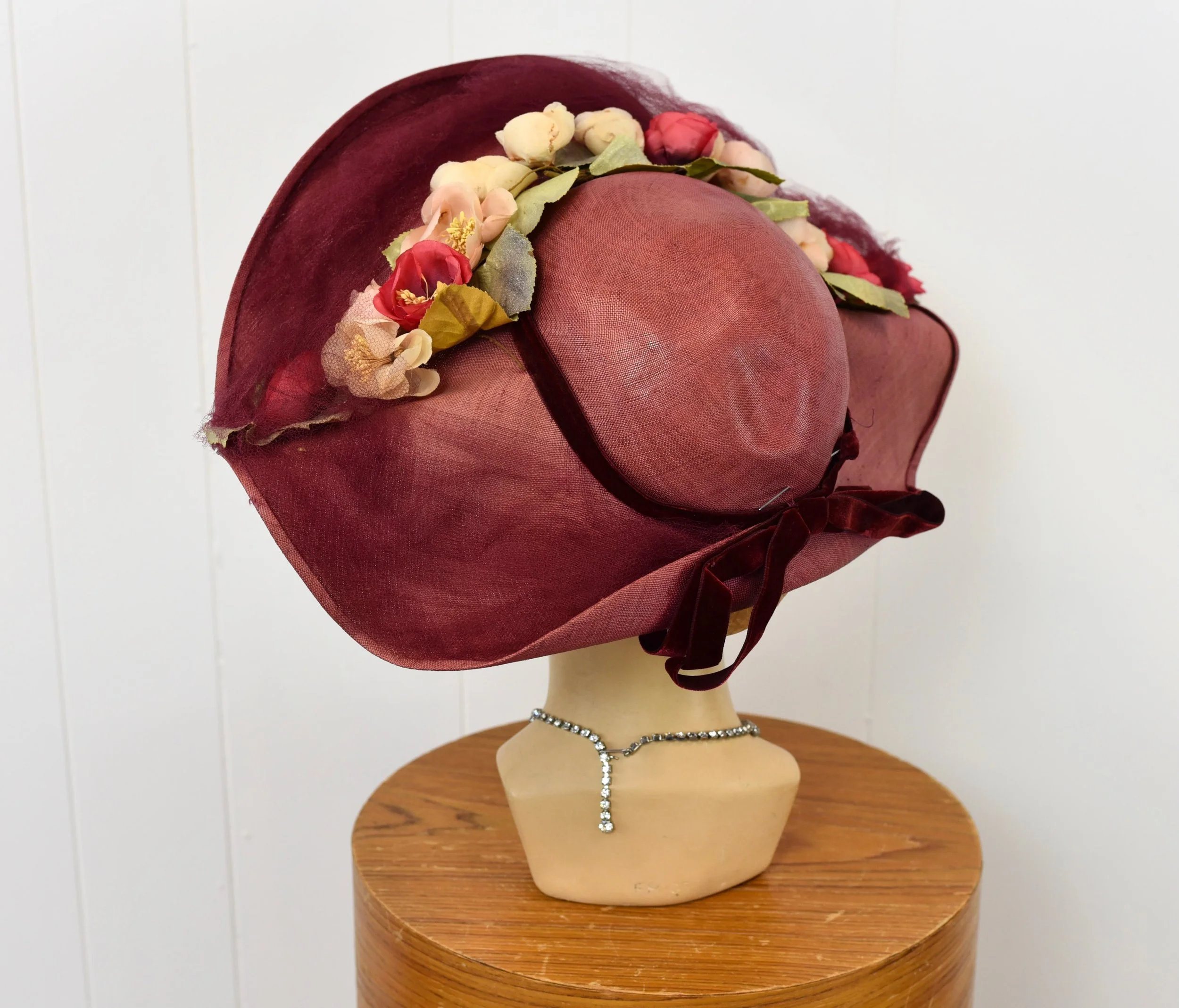 1950s/1960s Pink Magenta Straw Faux Floral The Fair Fort 