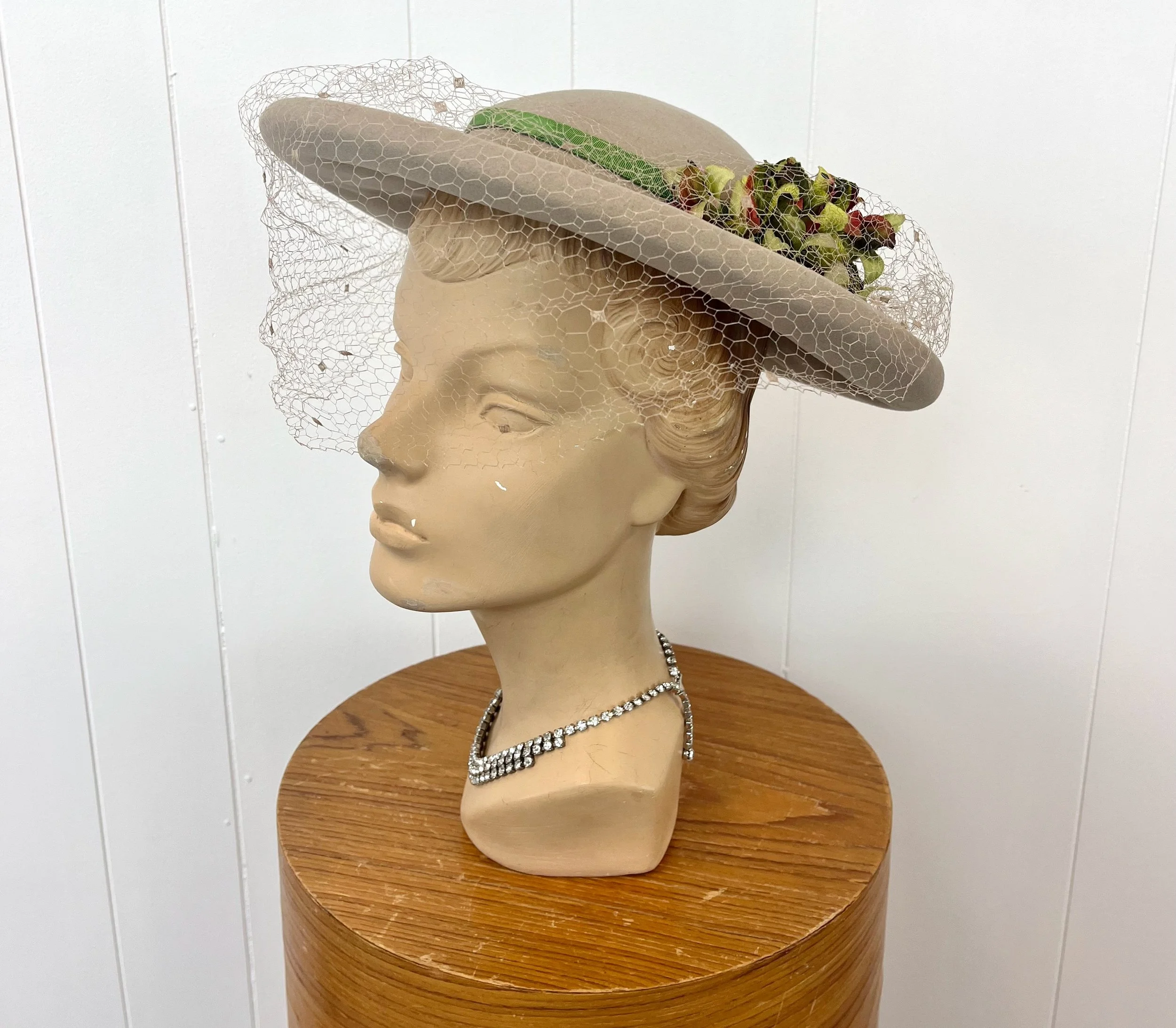 Vintage 1940s Milgrim New York Merrimac Fur Felt Cocktail Hat Veil Feather 1940s/1950s Taupe Birdcage Veil Floral Felt Wide Brim  main image 2