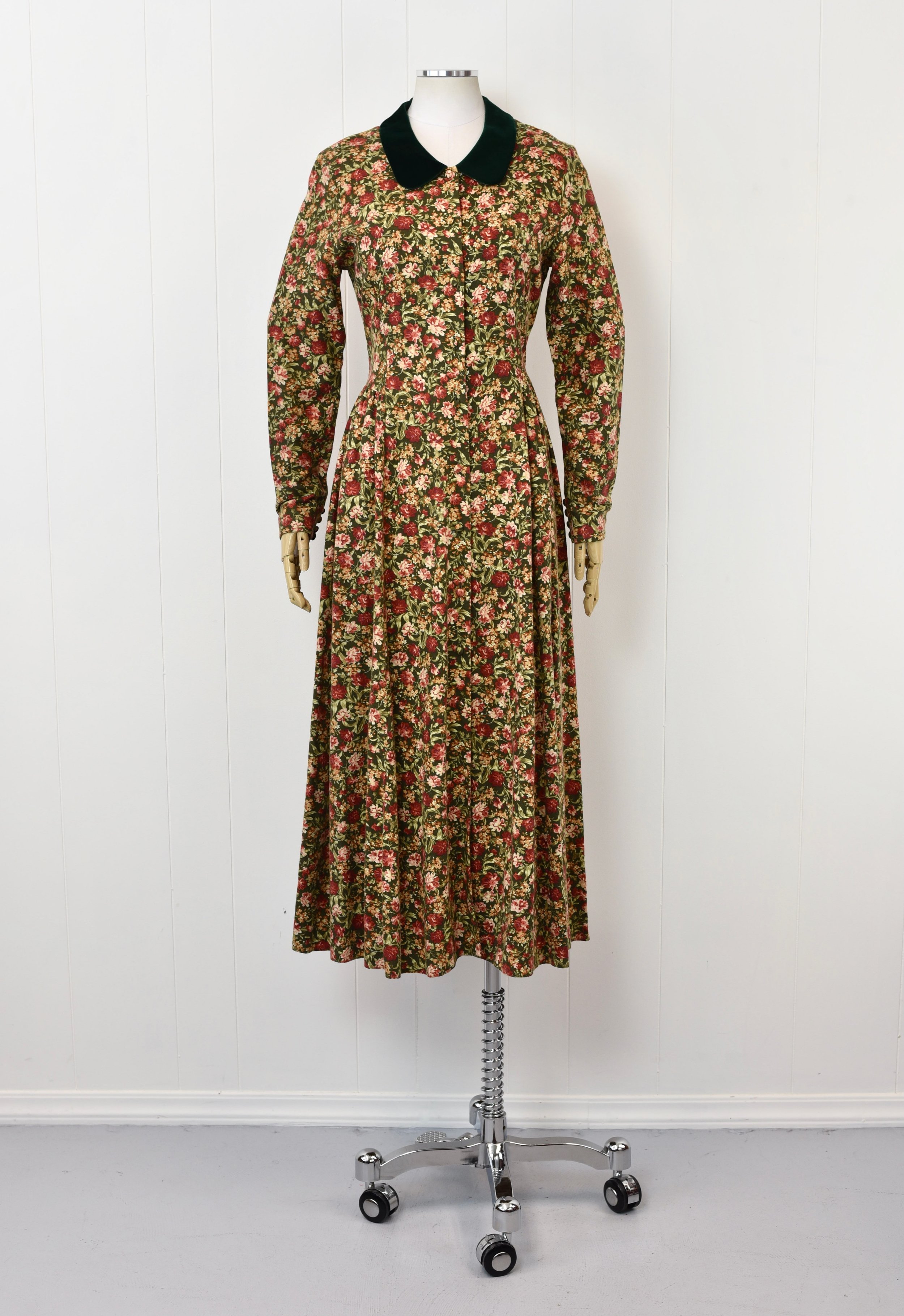 1980s Laura Ashley Green Floral Rose Print Cottage Core Maxi Dress