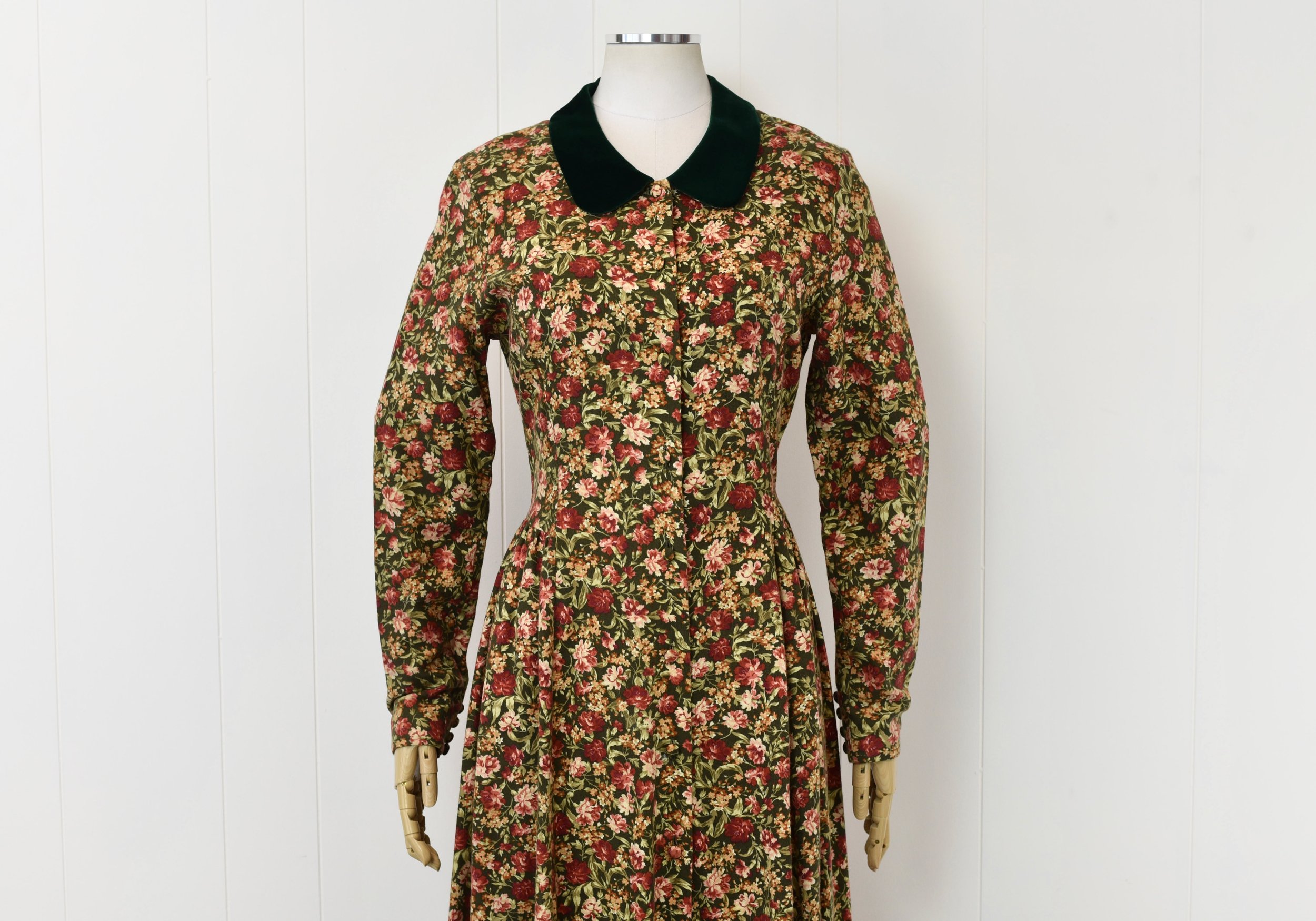 1980s Laura Ashley Green Floral Rose Print Cottage Core Maxi Dress