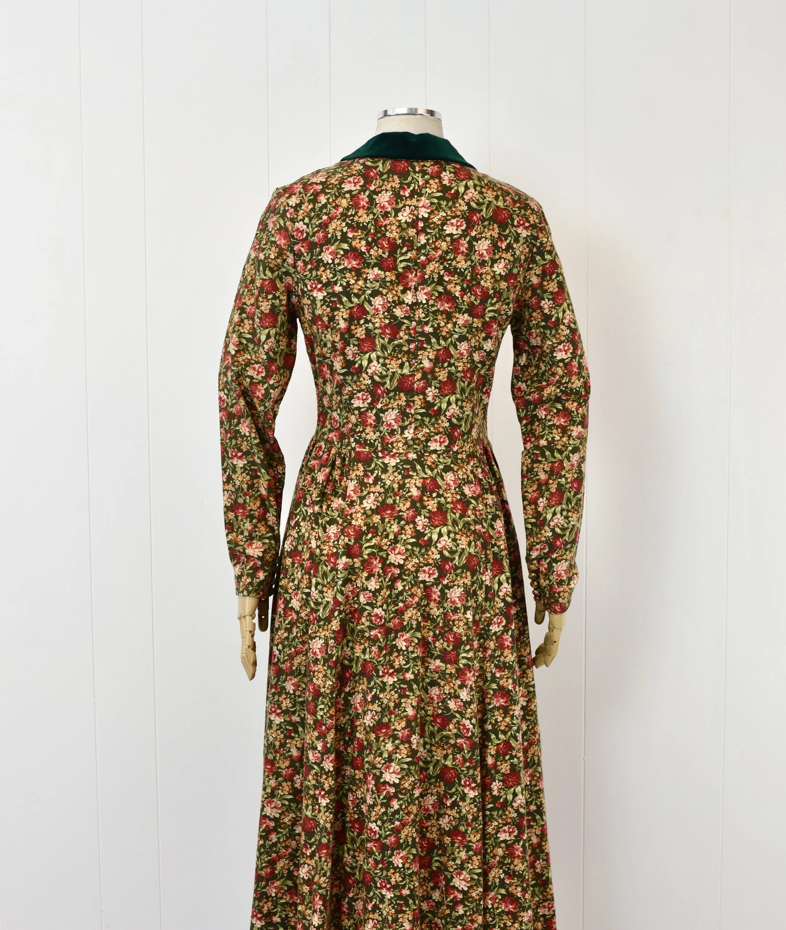 1980s Laura Ashley Green Floral Rose Print Cottage Core Maxi Dress  Canned  Ham Vintage