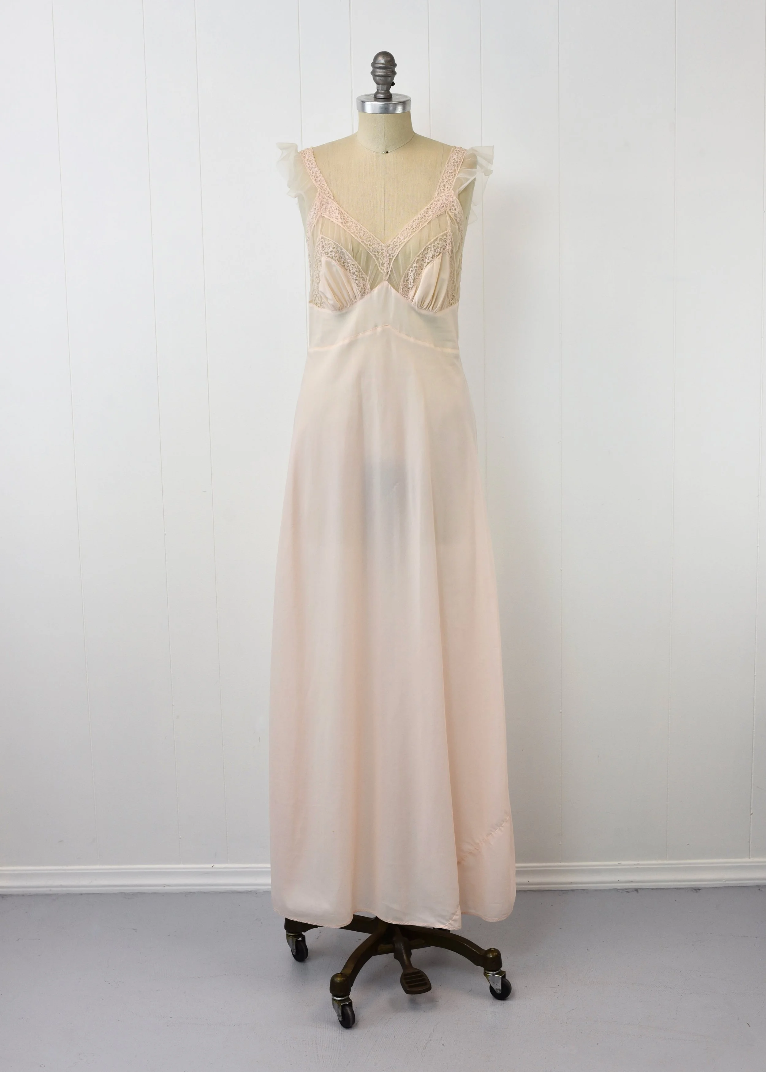 1940s/1950s Pink Lace Mesh Rhythm Lingerie Boudoir Nightgown
