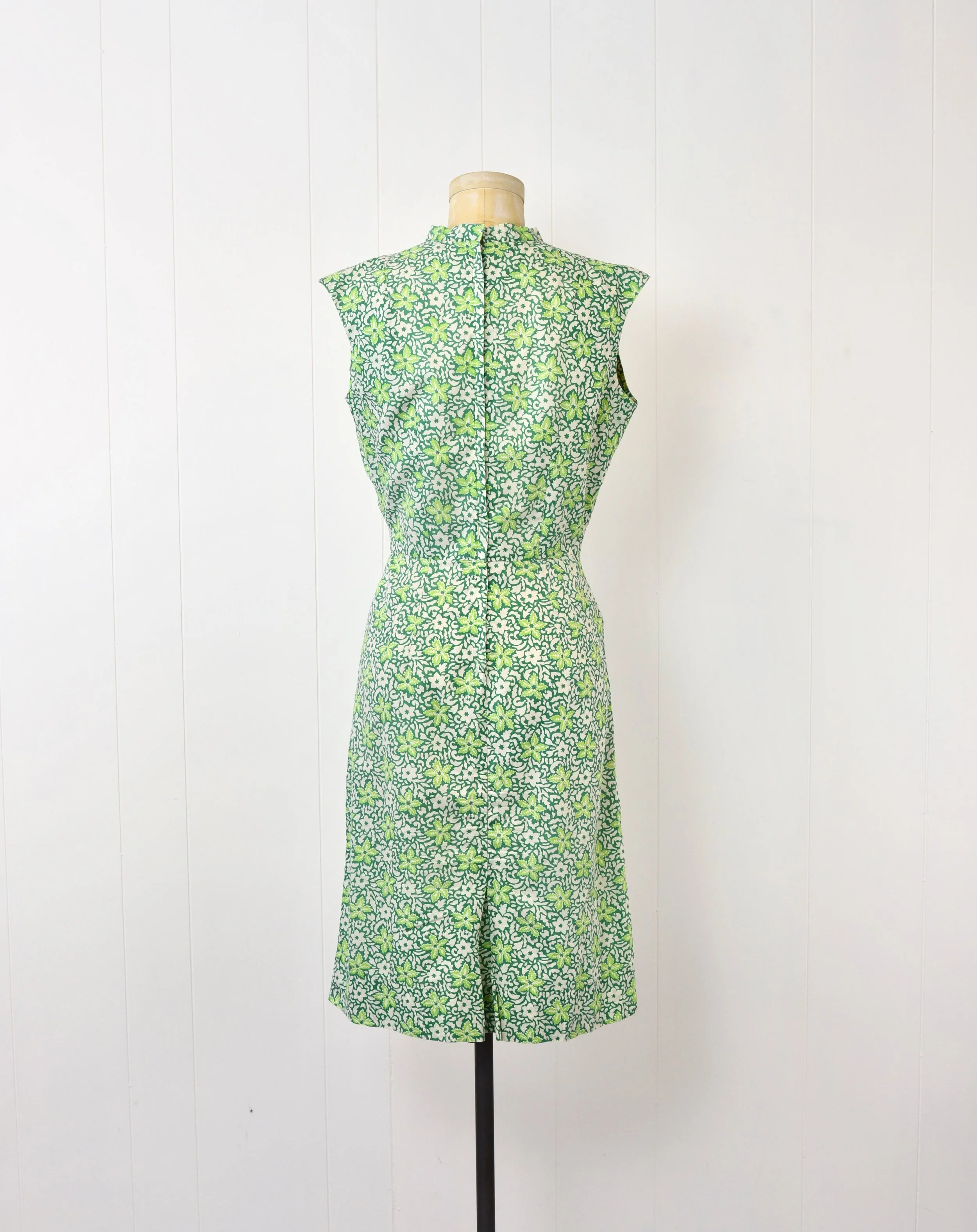 1960s Green White Floral Flower Power Print Cotton Sun Dress Canned Ham Vintage 1960s Green White Floral Flower Power Print Cotton Sun Dress Canned Ham Vintage