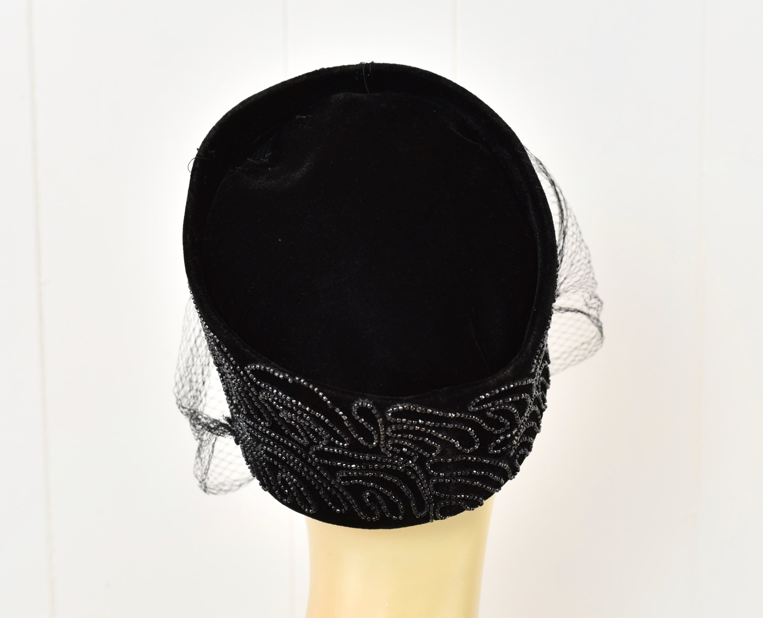 1940s Black Velvet Beaded Soutache Birdcage Veil Femme 