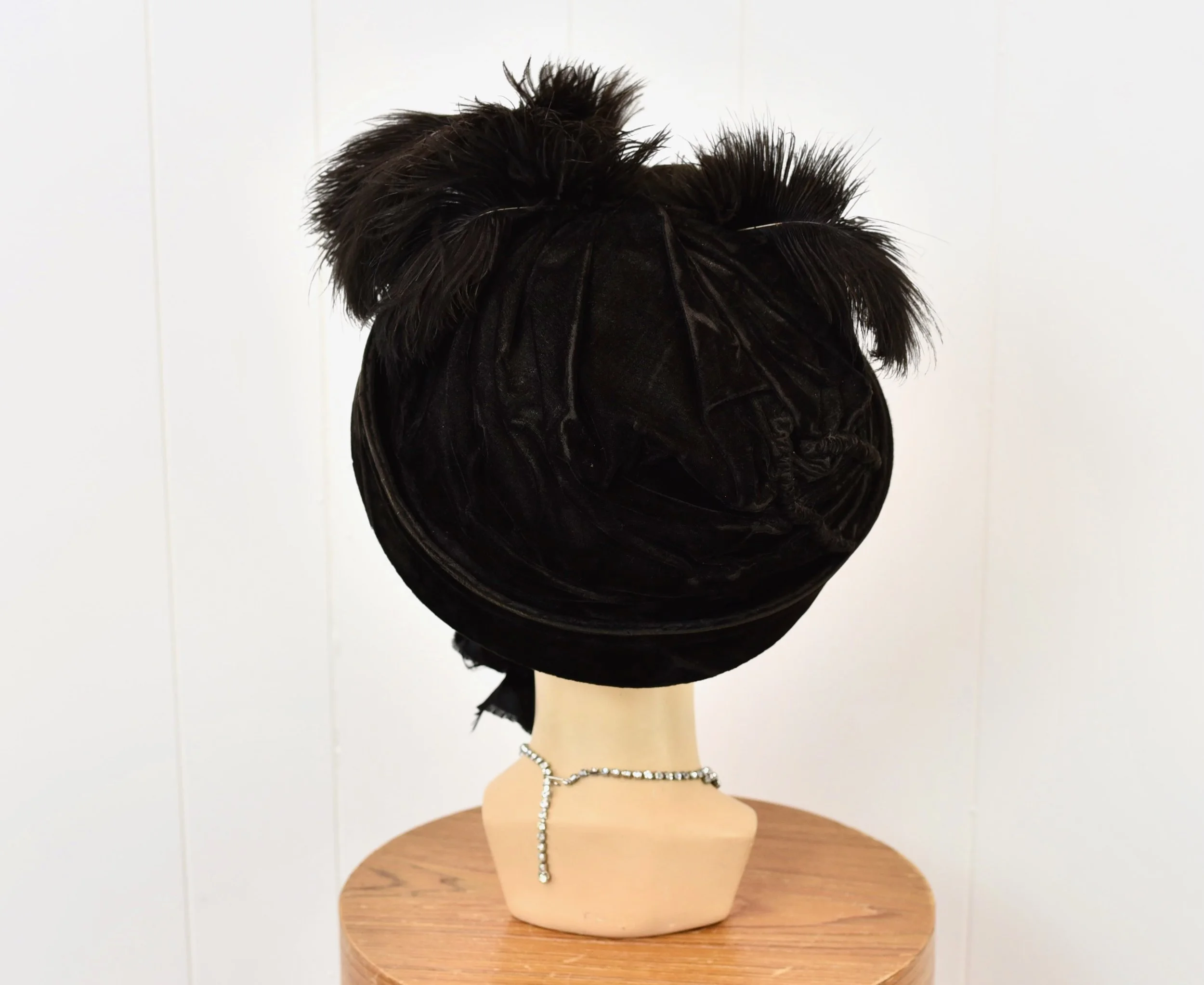 Late 1800s/Early 1900s Black Velvet Ostrich Feather Floral  display picture 1