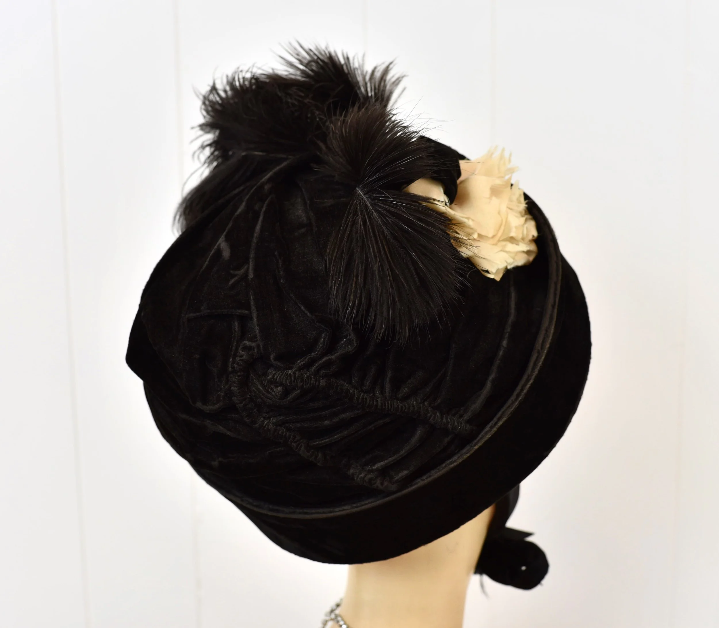 SUMPTUOUS 1940\'s BLACK WIDE BRIM HAT + BLACK/IVORY TRIM,  FEATHERS  & STREAMERS Late 1800s/Early 1900s Black Velvet Ostrich Feather Floral  main image 4