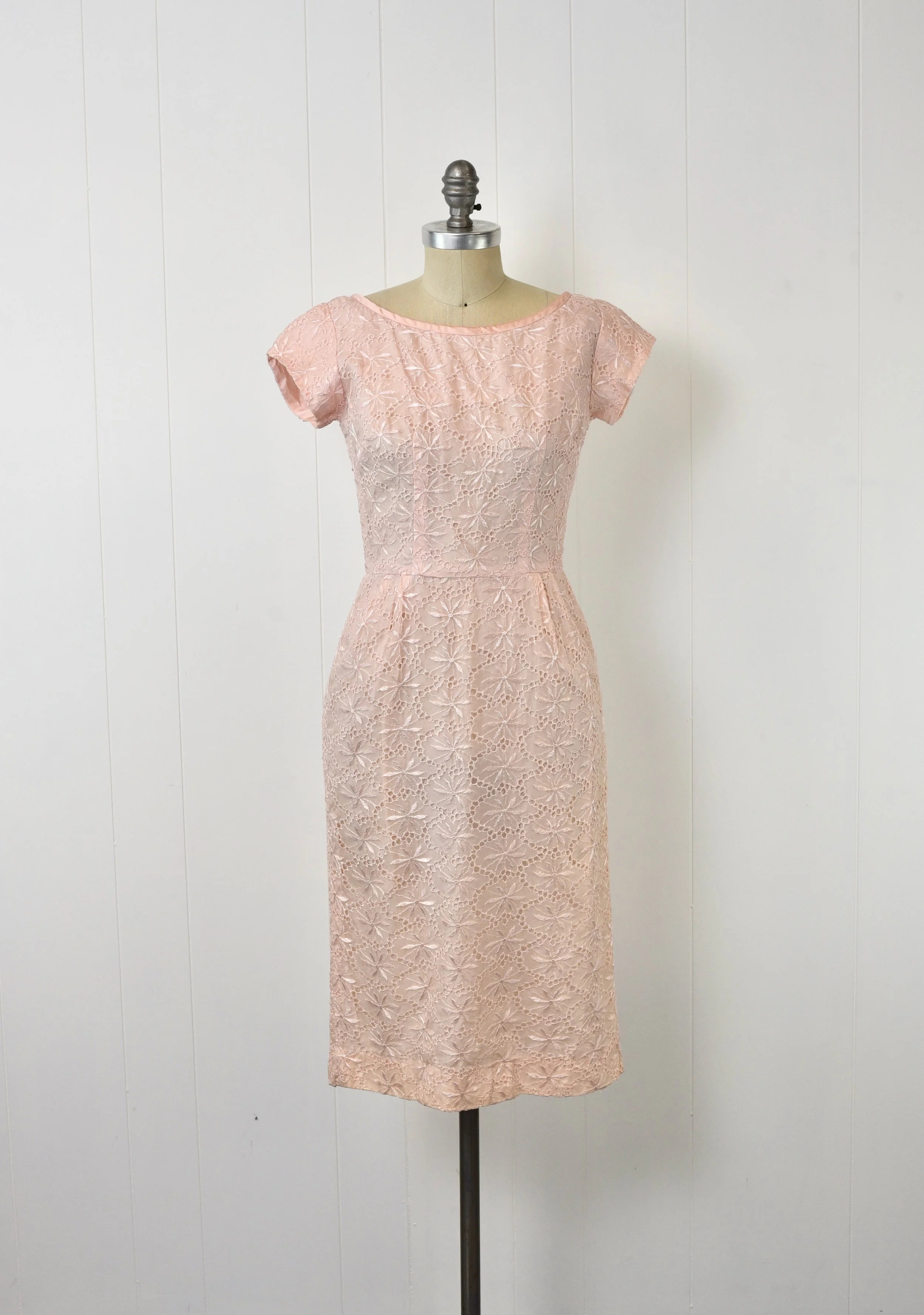1950s Ballet Baby Pink Floral Embroidered Lace Lattice Pencil Wiggle Pinup Dress  Canned Ham Vintage