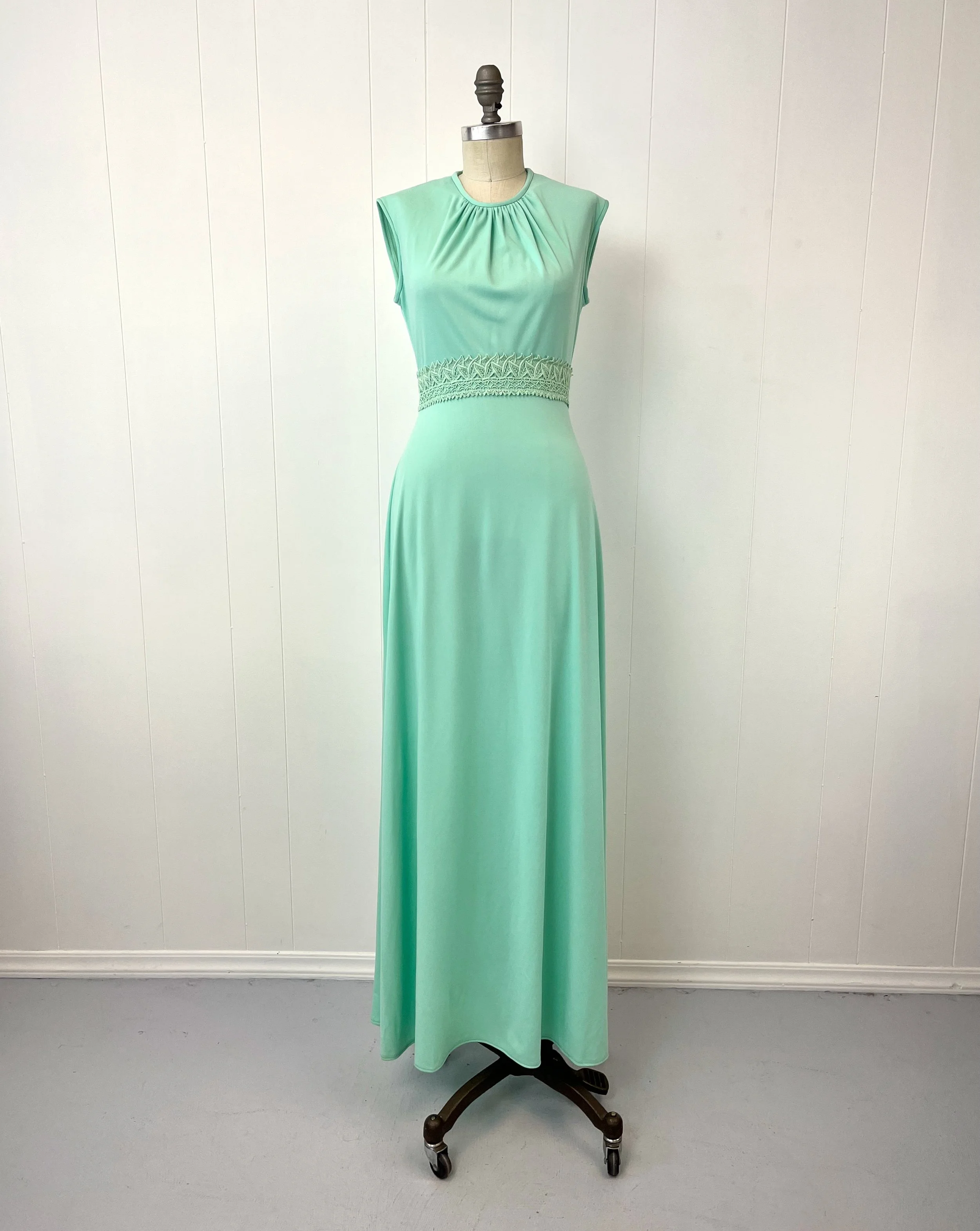1970s Mint Sea Foam Green Lattice Lace Maxi Dress Gown Canned Ham Vintage 1970s Mint Sea Foam Green Lattice Lace Maxi Dress Gown Canned Ham Vintage