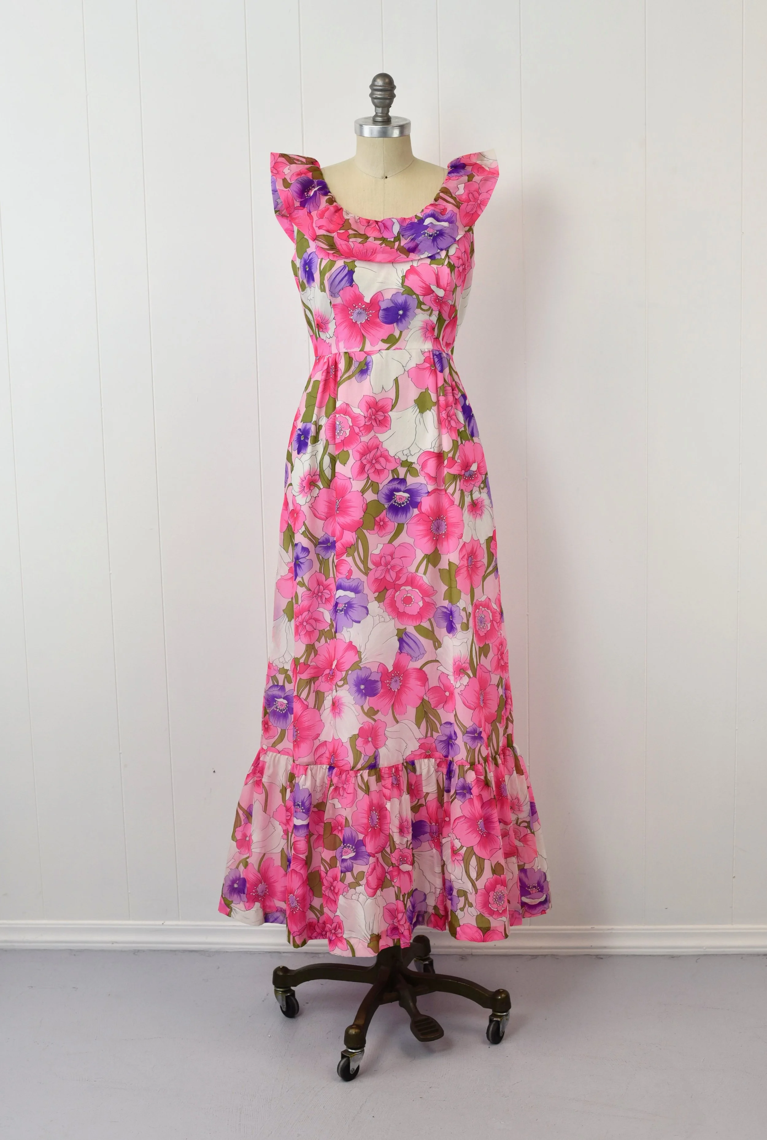 1960s/1970s Sears Hawaiian Sophisticates Psychedelic Pink Purple