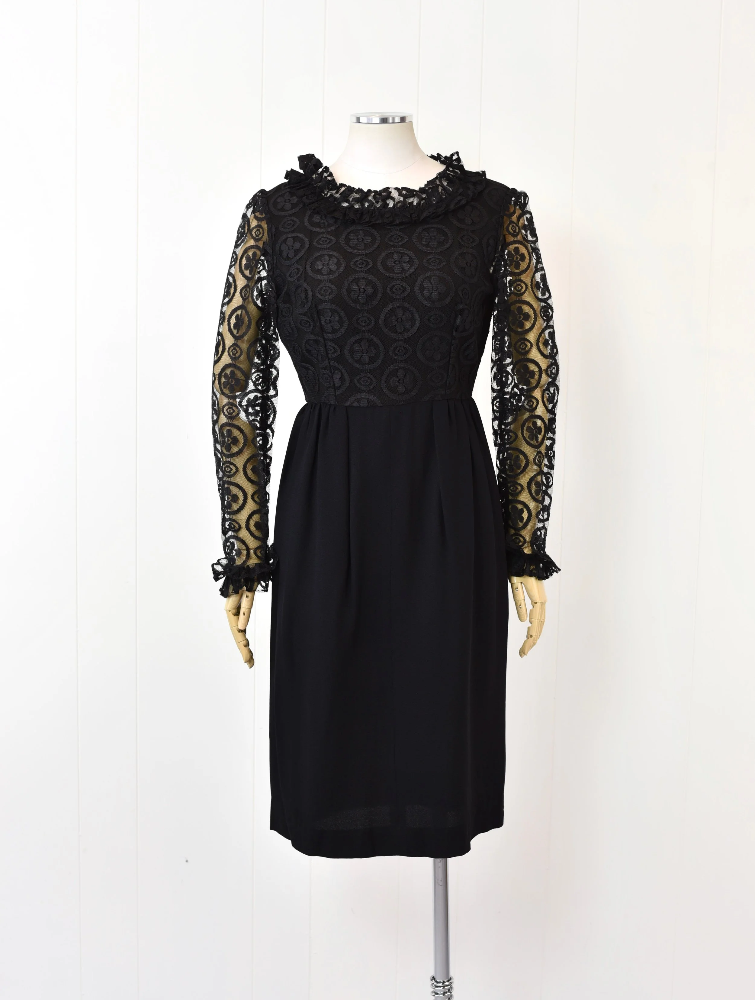 1950s Black Lace Long Sleeve Party Cocktail Wiggle Dress Canned Ham Vintage 1950s Black Lace Long Sleeve Party Cocktail Wiggle Dress Canned Ham Vintage