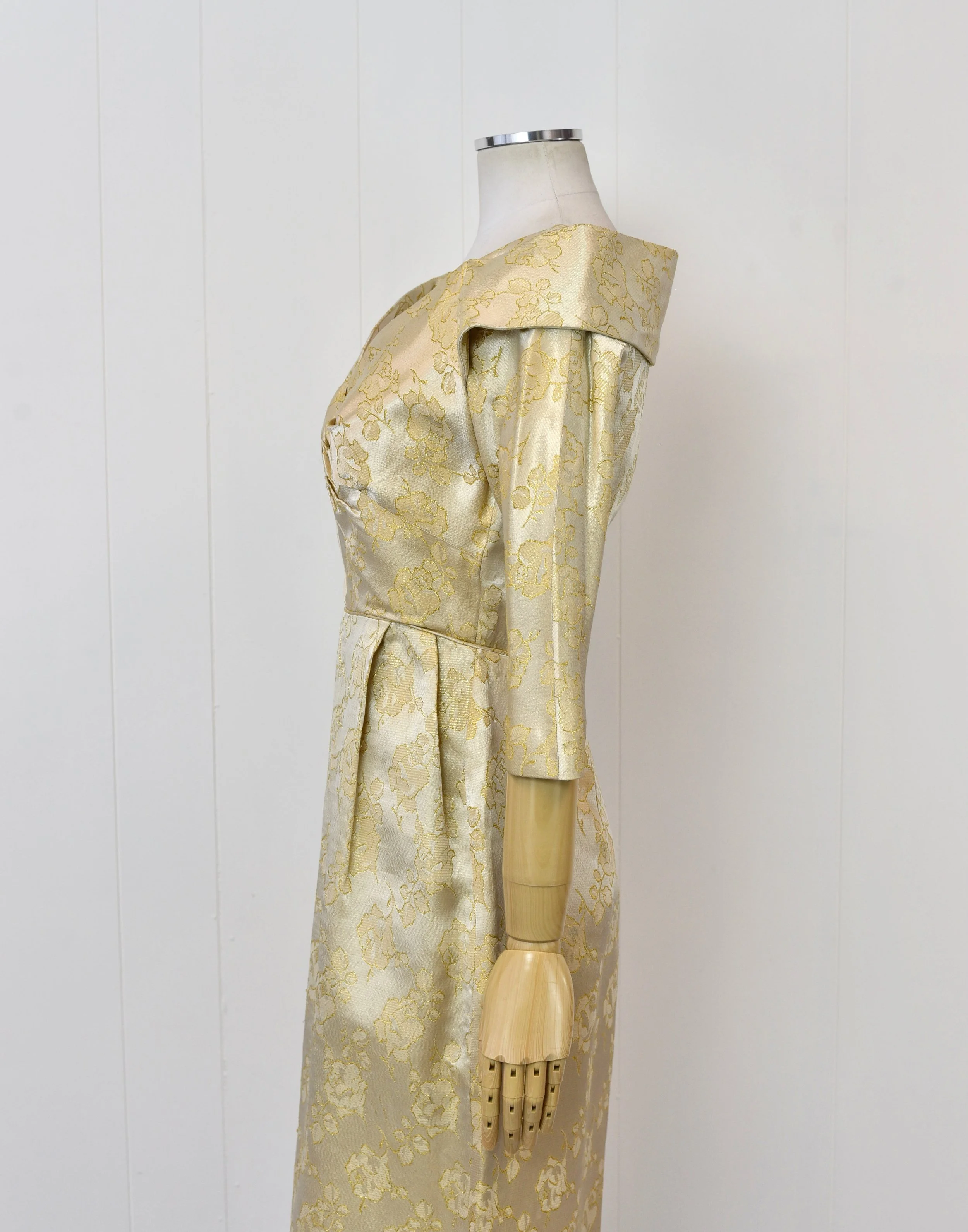 1950s Gold Metallic Floral Brocade Bombshell Viva Las Vegas Wiggle Dress Canned Ham Vintage 1950s Gold Metallic Floral Brocade Bombshell Viva Las Vegas Wiggle Dress Canned Ham Vintage