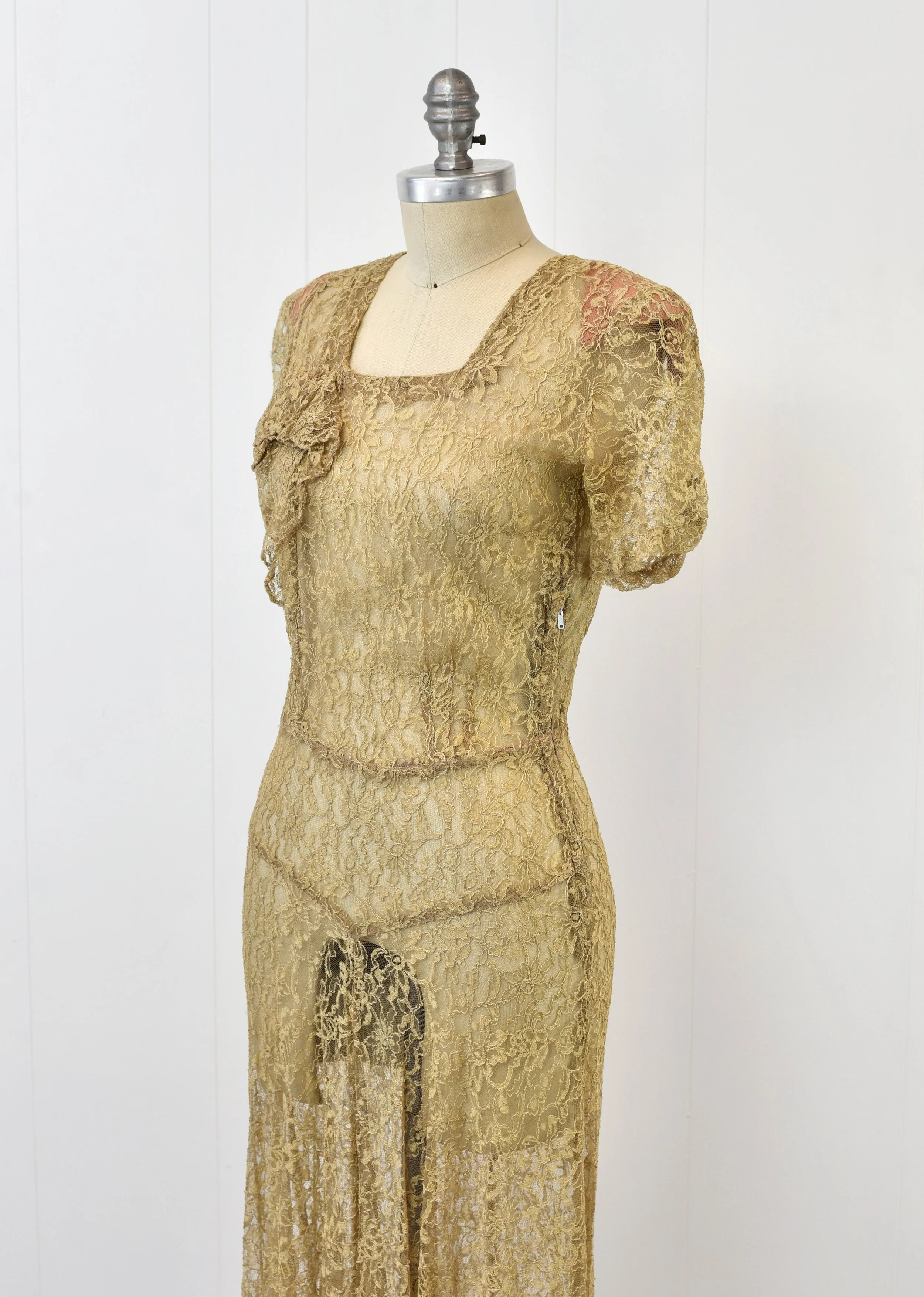 tan lace dress Eyelet Taupe Maxi | Trendy Women's Dresses Beautiful pregnancy gown that can be used as maternity wedding dress OSCAR DE LA RENTA Guipure-lace