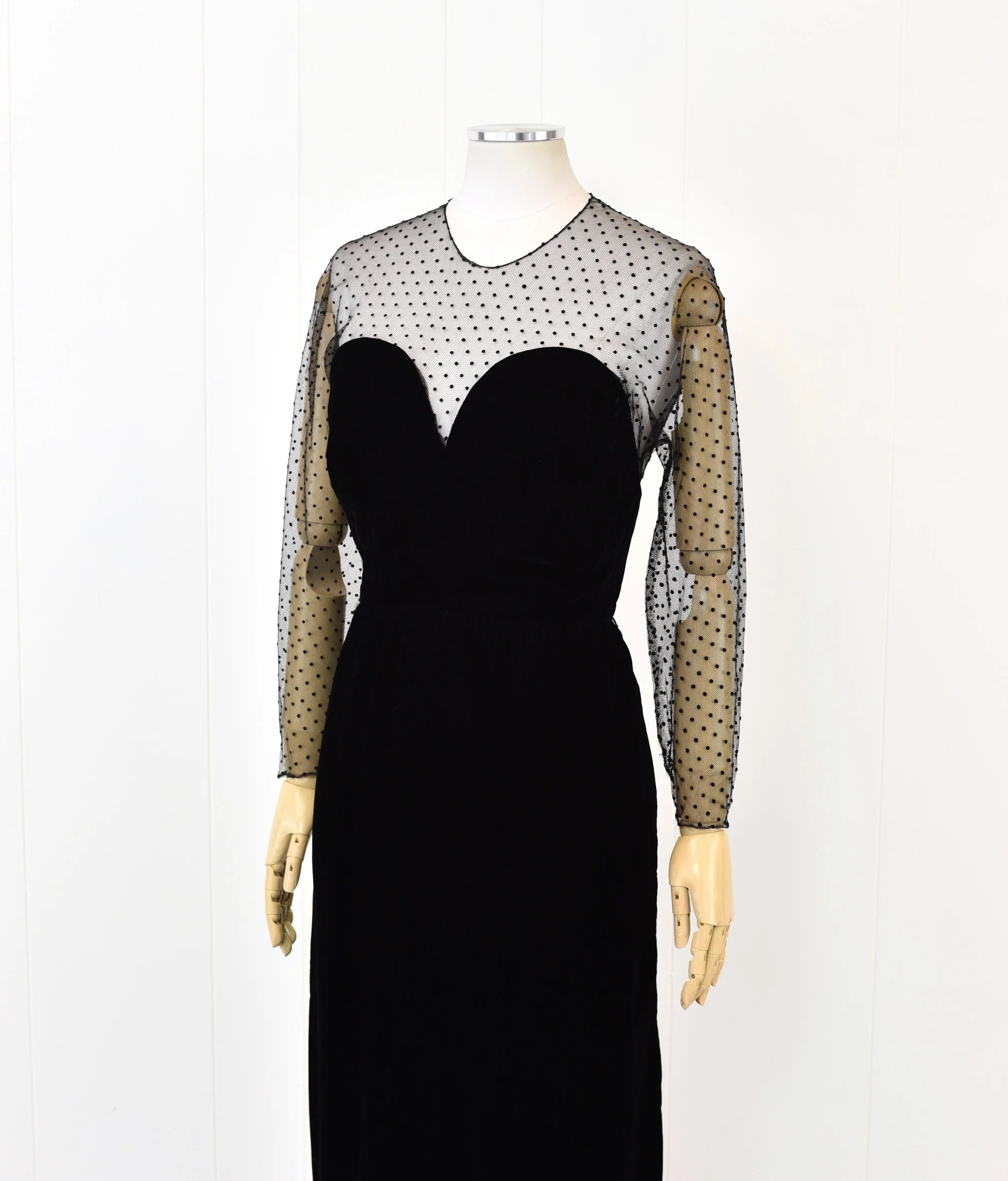 1980s Does 1940s Black Polka Dot Velvet Illusion Sweetheart Neckline Jill Richards Femme Fatale Starlet Maxi Dress Gown Canned Ham Vintage 1980s Does 1940s Black Polka Dot Velvet Illusion Sweetheart Neckline Jill Richards Femme Fatale Starlet Maxi Dress Gown Canned Ham Vintage