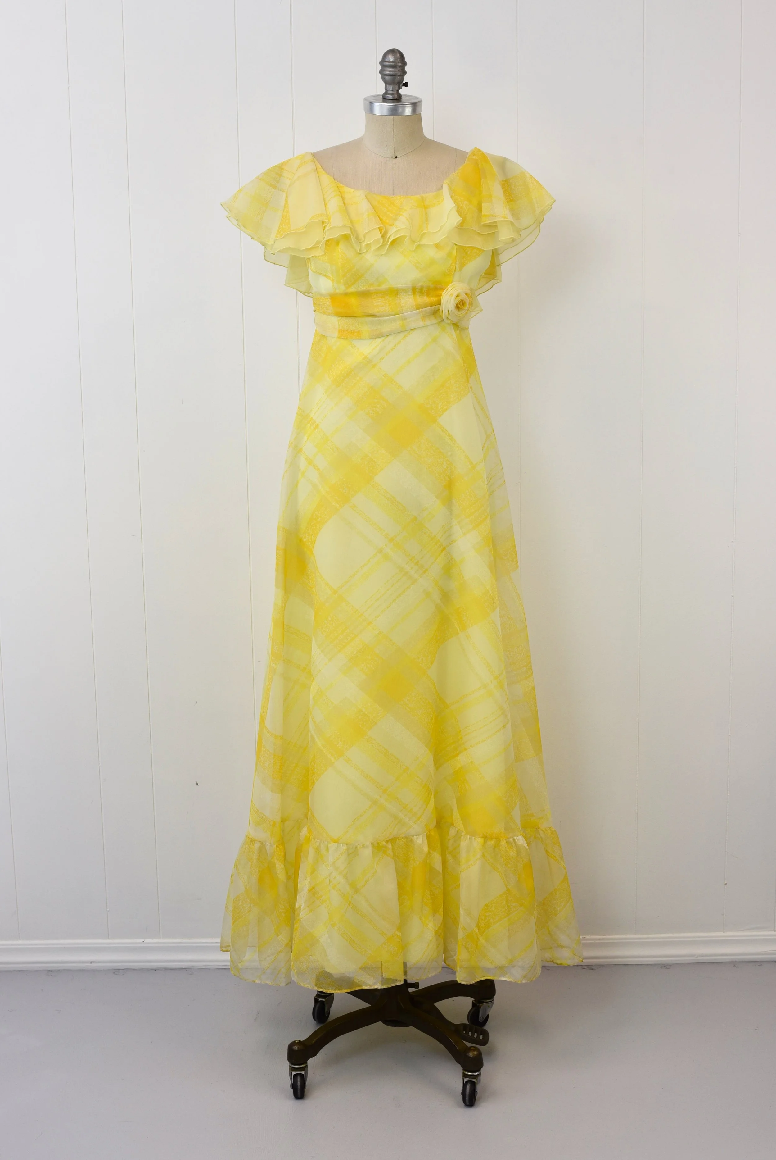 70s maxi dress Floral Goddess 70s Maxi Dress, M – THE VAULT COLLECTIVE & ELSWHEN ELSEWEAR main image 1