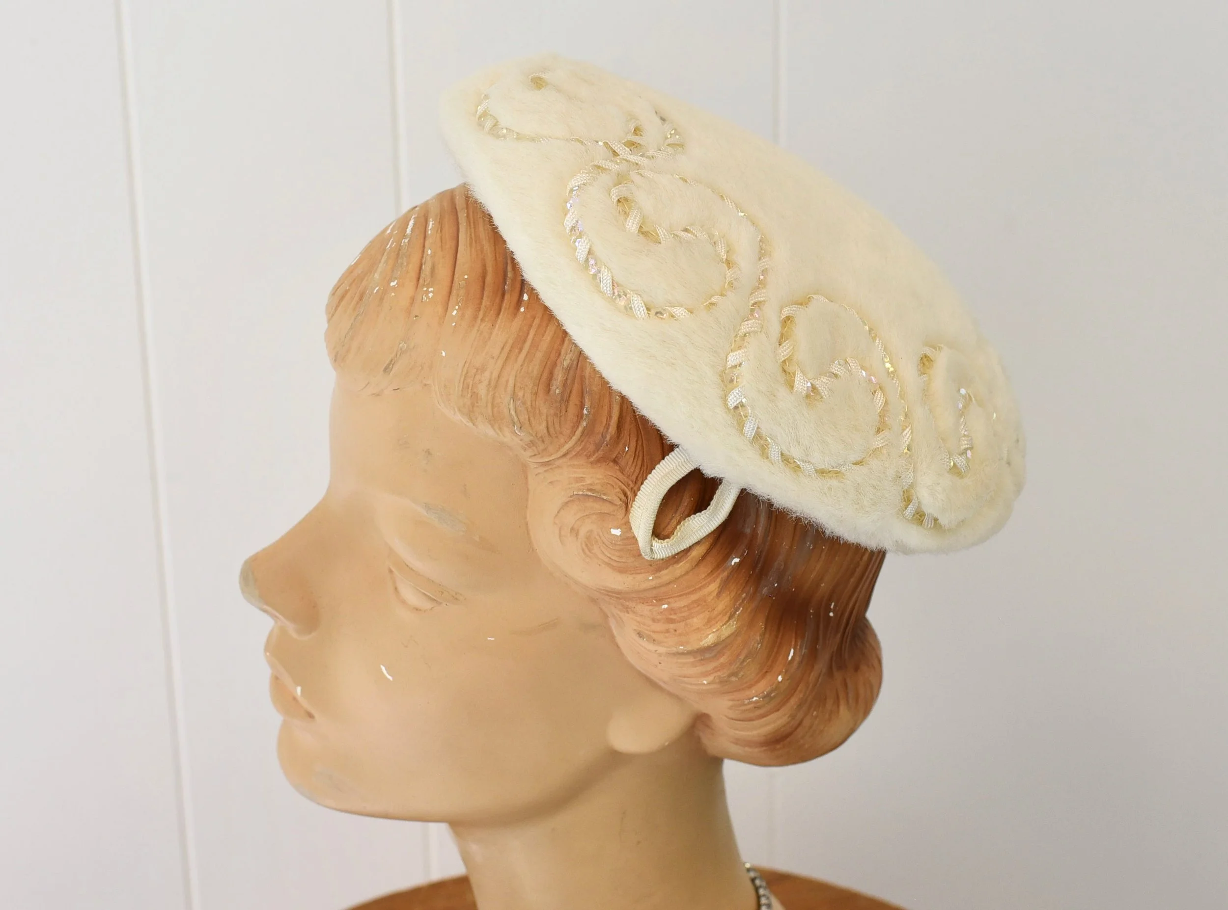 1950s/1960s Sequin Soutache Off White Faux Fur Bridal  display picture 1