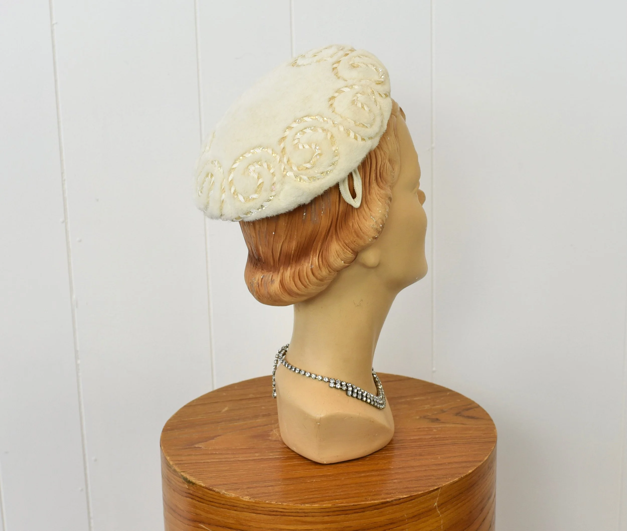 1950s/1960s Sequin Soutache Off White Faux Fur Bridal  display picture 3