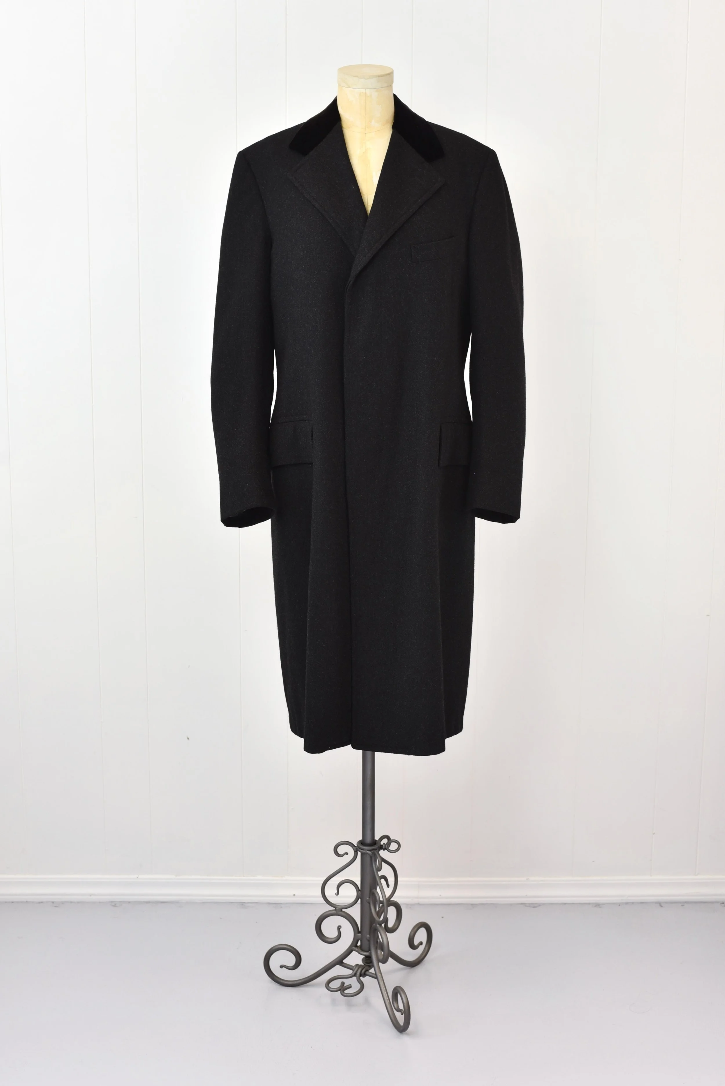 Black overcoat with velvet collar 