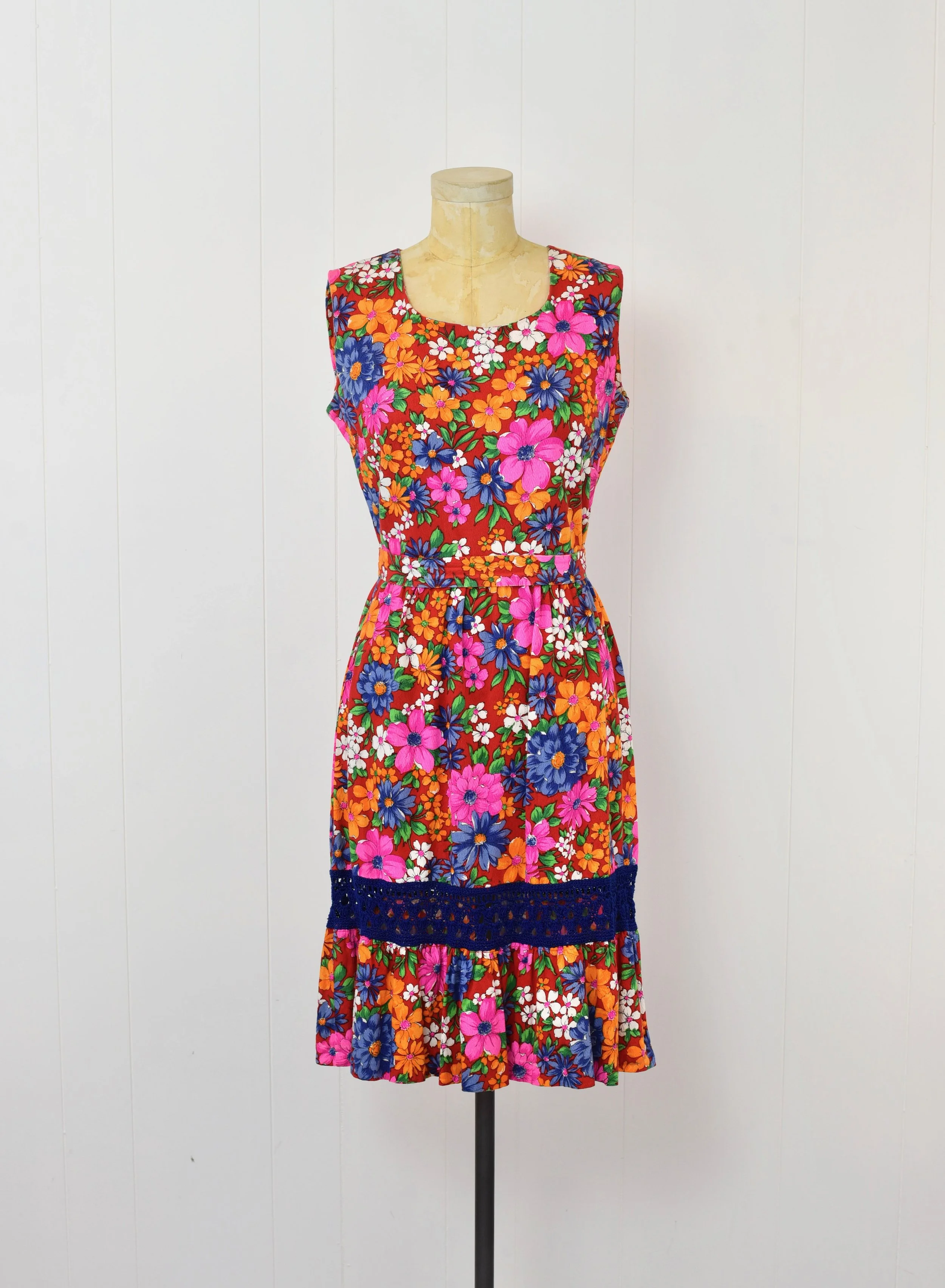 1960s Red Floral Garden Blue Crochet Lace Sears Fashion Day Dress with Matching Belt  Canned Ham Vintage