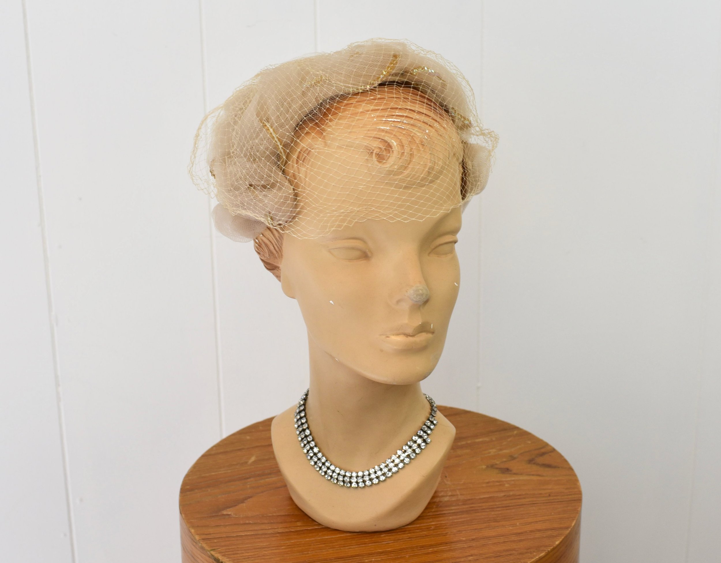 1950s Cream Sequin Tulle Birdcage Veil Original Play Topper  display picture 3