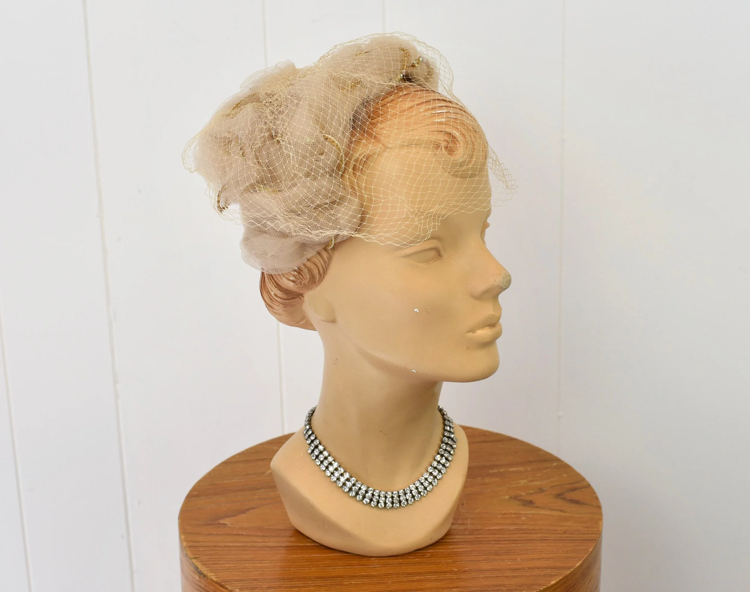 Elegant vintage Cream sequined Hat 1950s/1960s Sequin Soutache Off White Faux Fur Bridal  main image 3