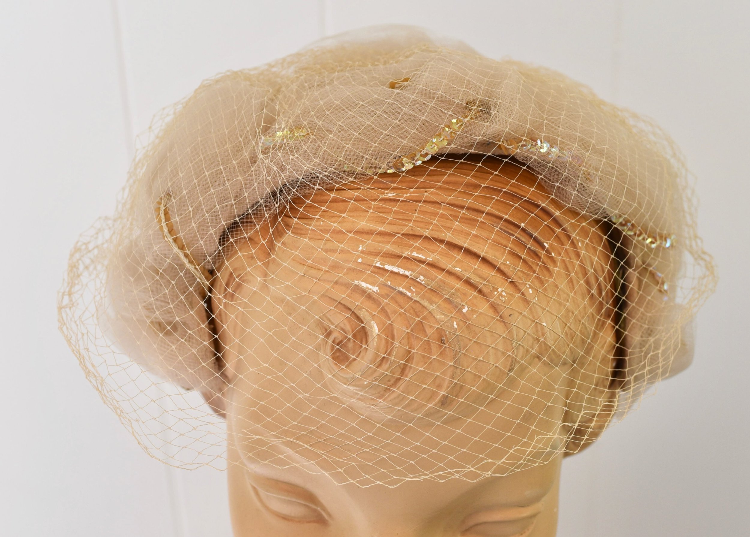 1950s Cream Sequin Tulle Birdcage Veil Original Play Topper 