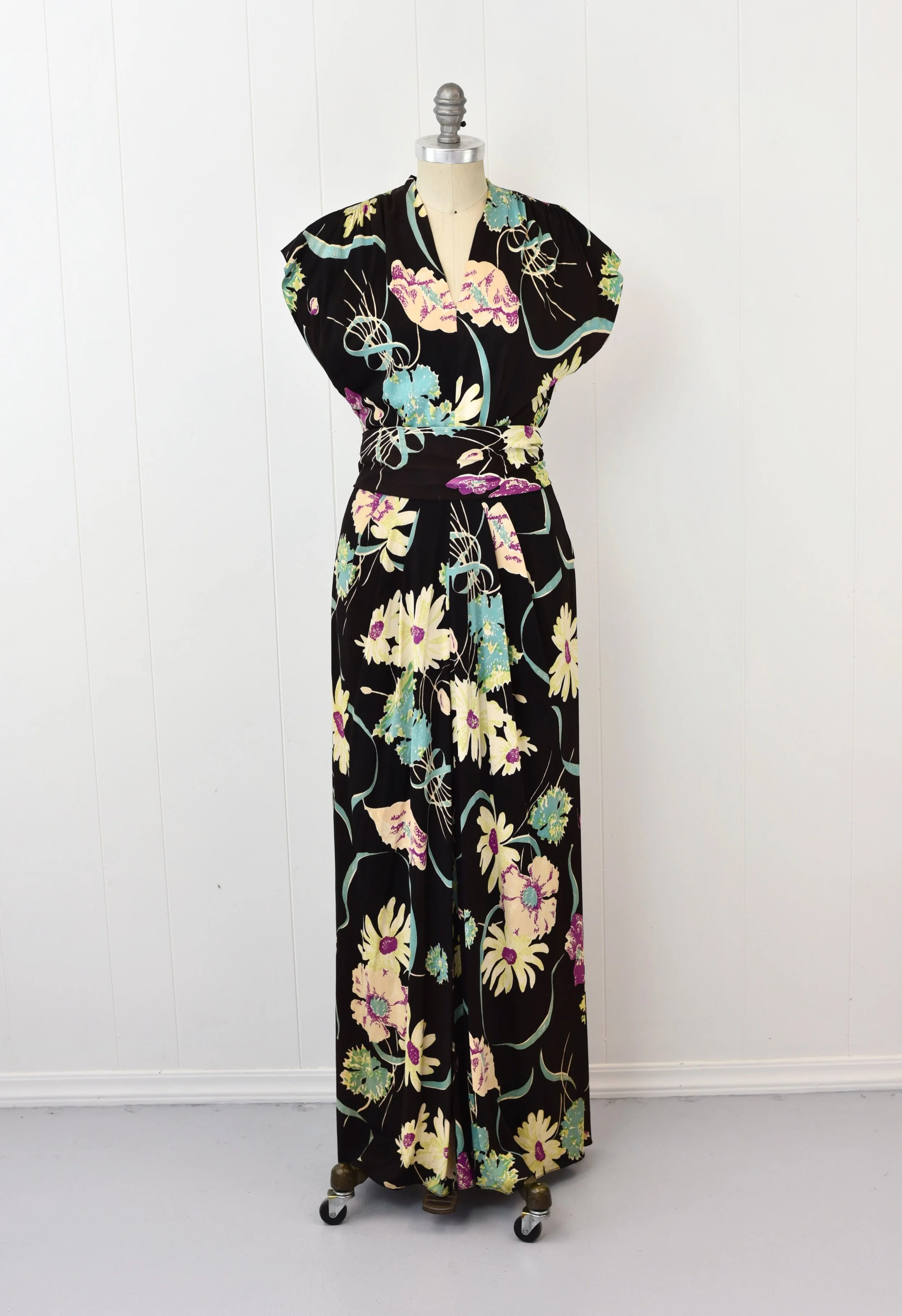 chinese dress ladies Femme Fatale Black Lace Maxi DressFemme Fatale Black Lace Maxi DressFe –  Scorpio Rizing main image 1