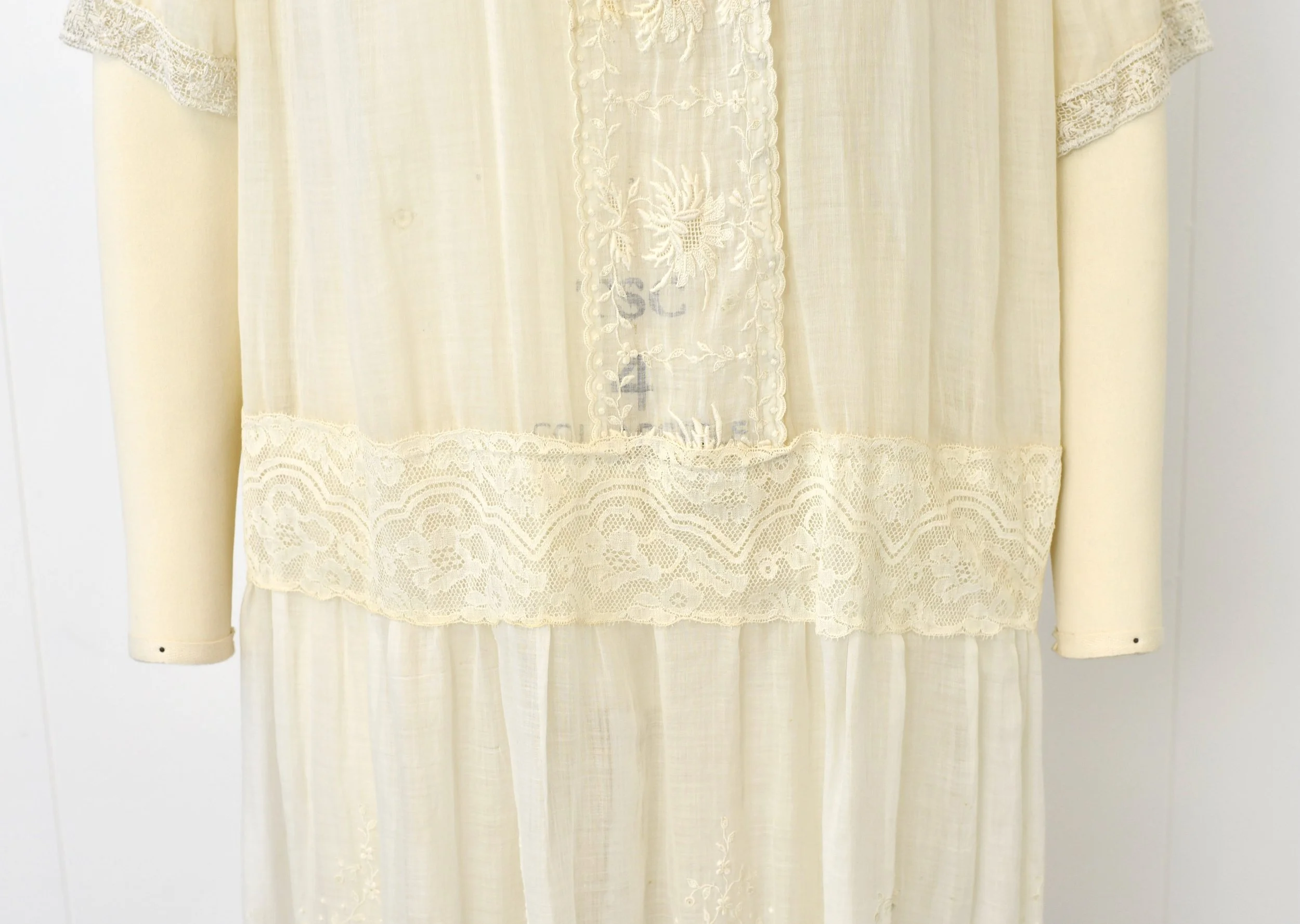 Antique Early 1920s White Floral Lace Sheer Cotton Lawn Drop Waist Flapper Art Deco Dress  Canned Ham Vintage