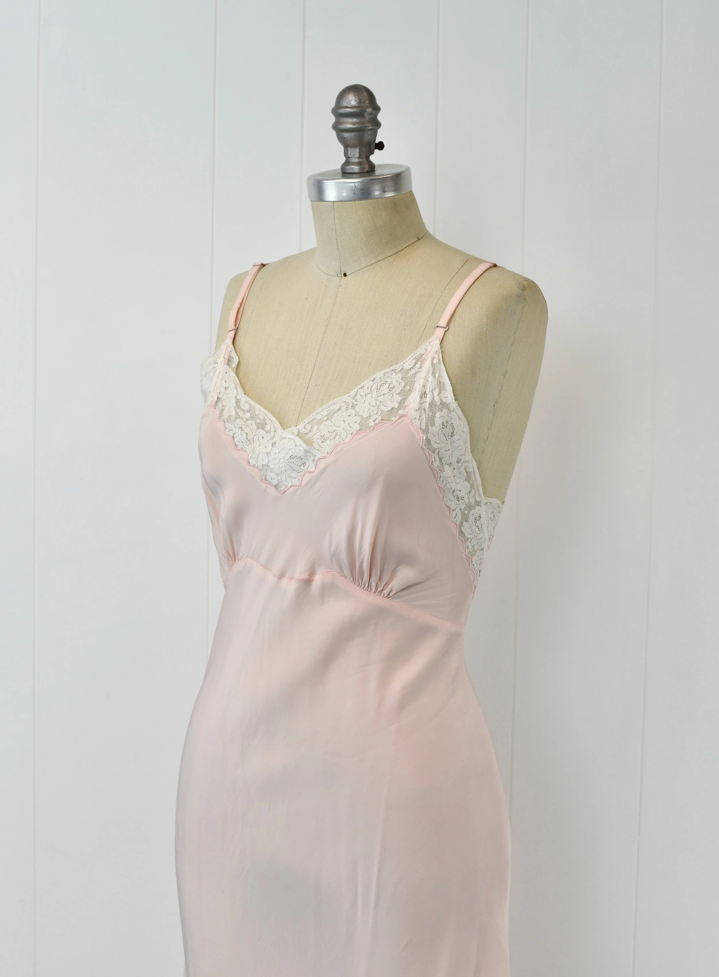 1940s/1950s Pink Floral Lace Rayon Slymform Boudoir Lingerie