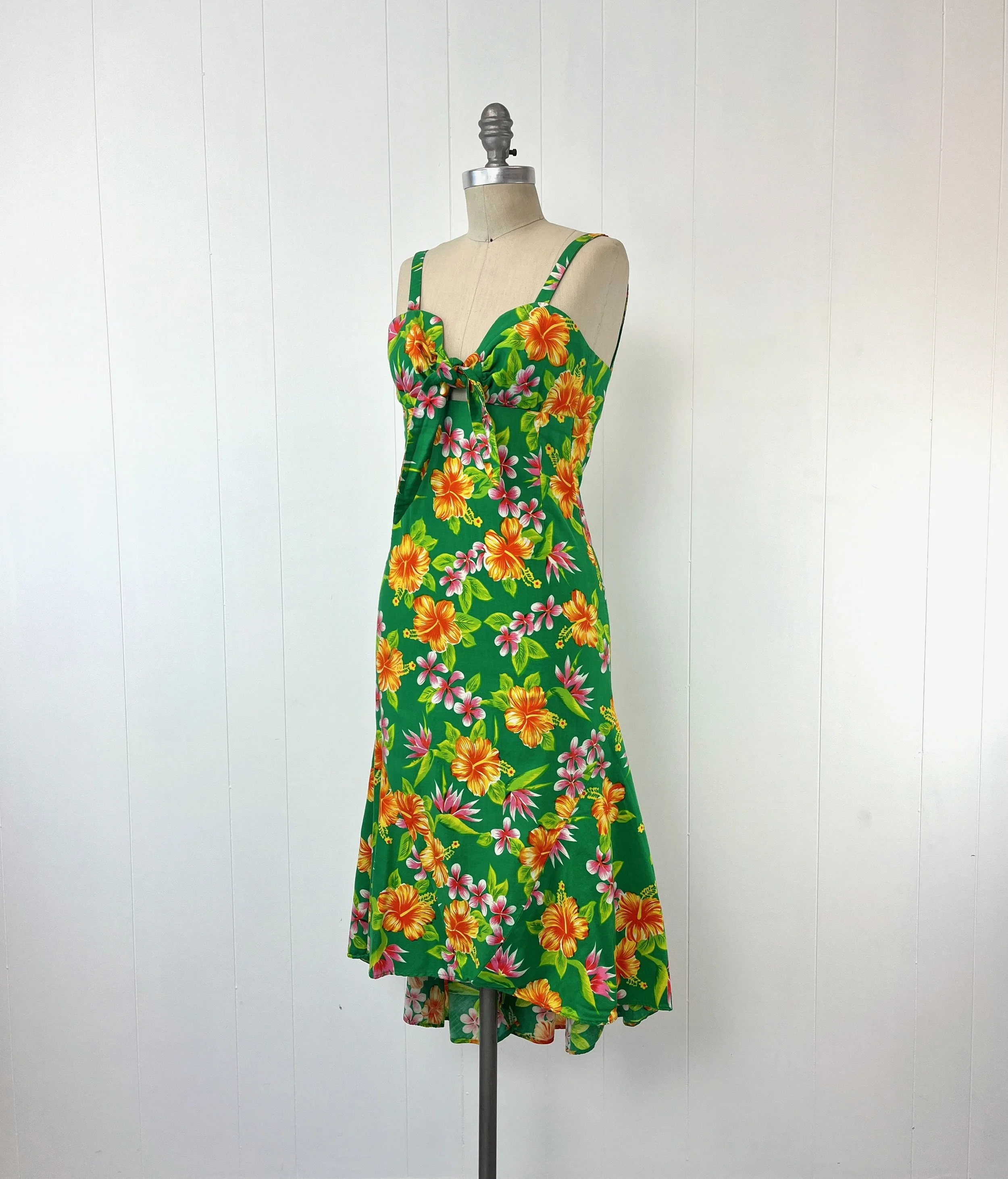 1970s/1980s Hawaiian Hibiscus Floral Green Orange Sunshine Hawaii by Sherry Holt Juniors Petite Mermaid Tiki Maxi Dress Gown Canned Ham Vintage 1970s/1980s Hawaiian Hibiscus Floral Green Orange Sunshine Hawaii by Sherry Holt Juniors Petite Mermaid Tiki Maxi Dress Gown Canned Ham Vintage