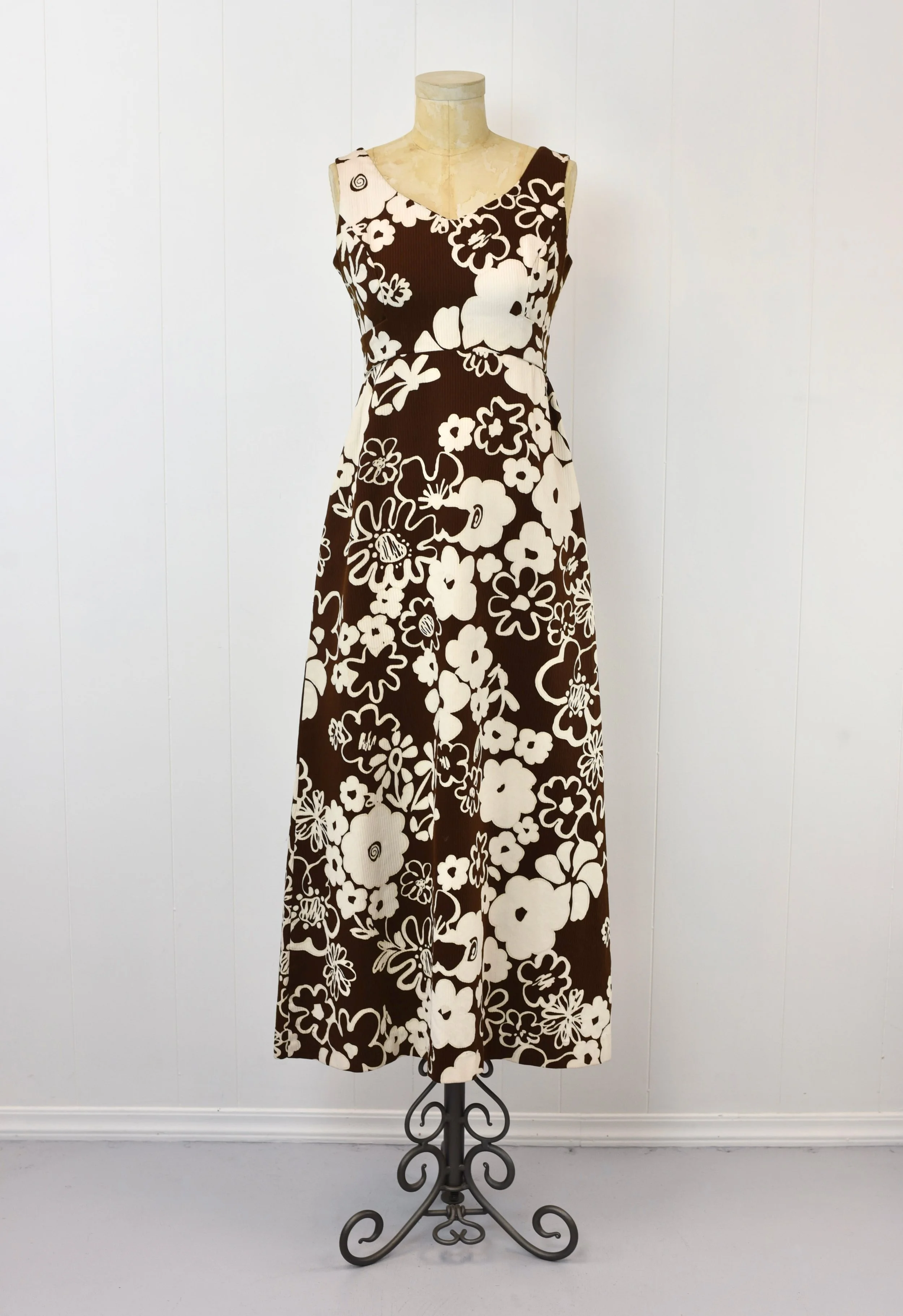 1960s/1970s Brown White Floral Hawaiian Cotton Tiki Maxi Dress Gown  Canned Ham Vintage