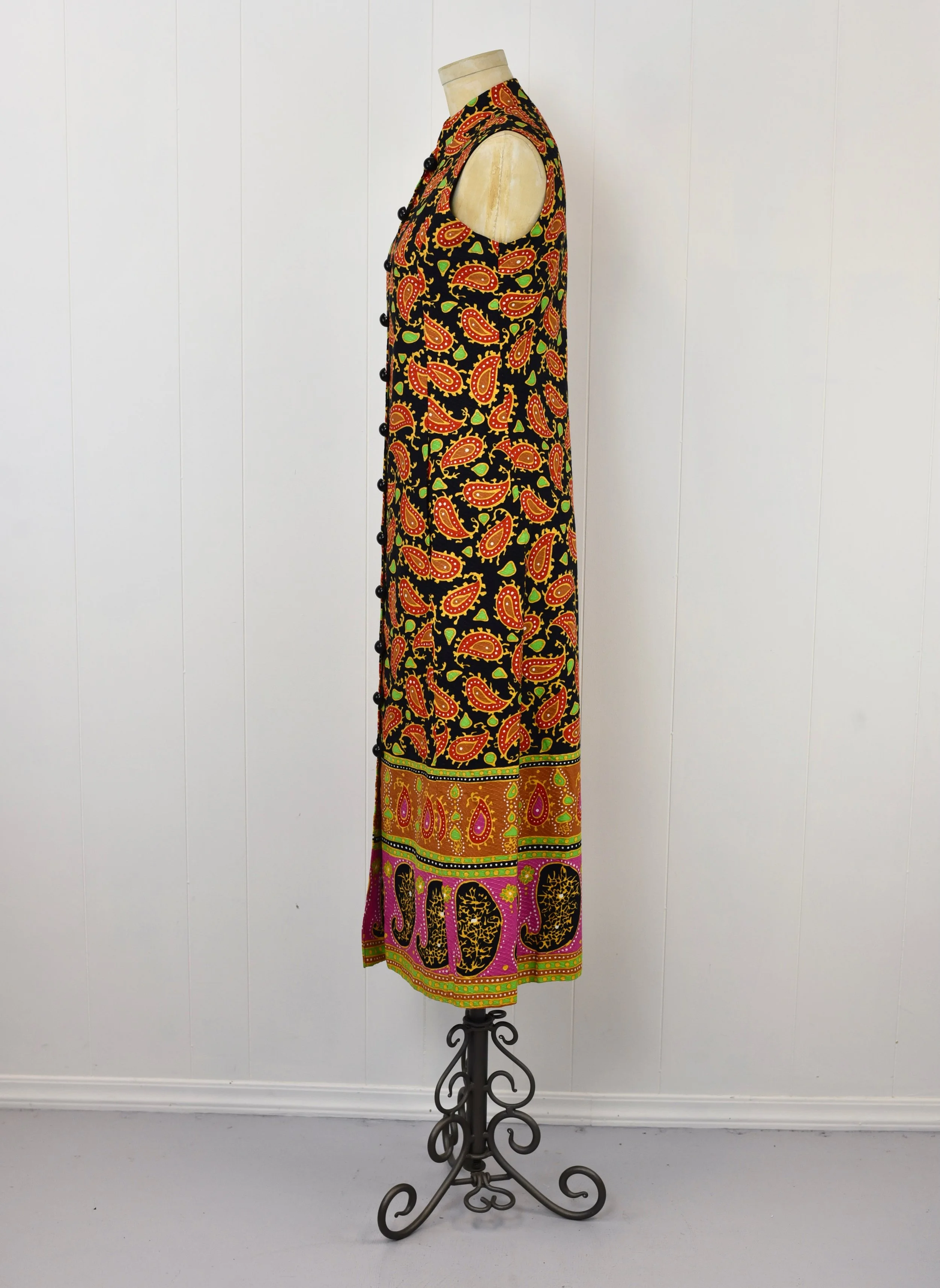 1960s Abercrombie & Fitch Psychedelic Paisley Polka Dot Black Red