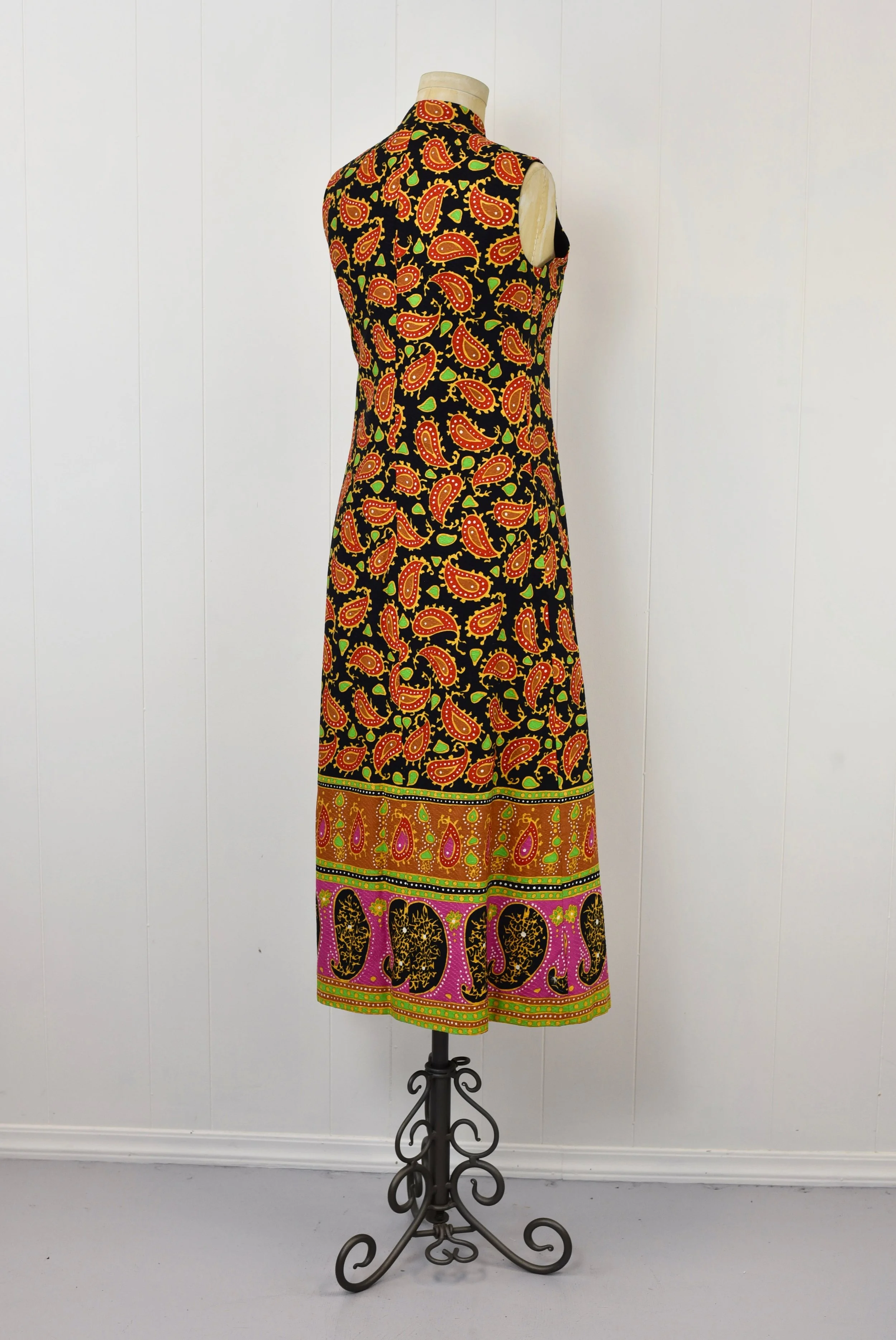 1960s Abercrombie & Fitch Psychedelic Paisley Polka Dot Black Red