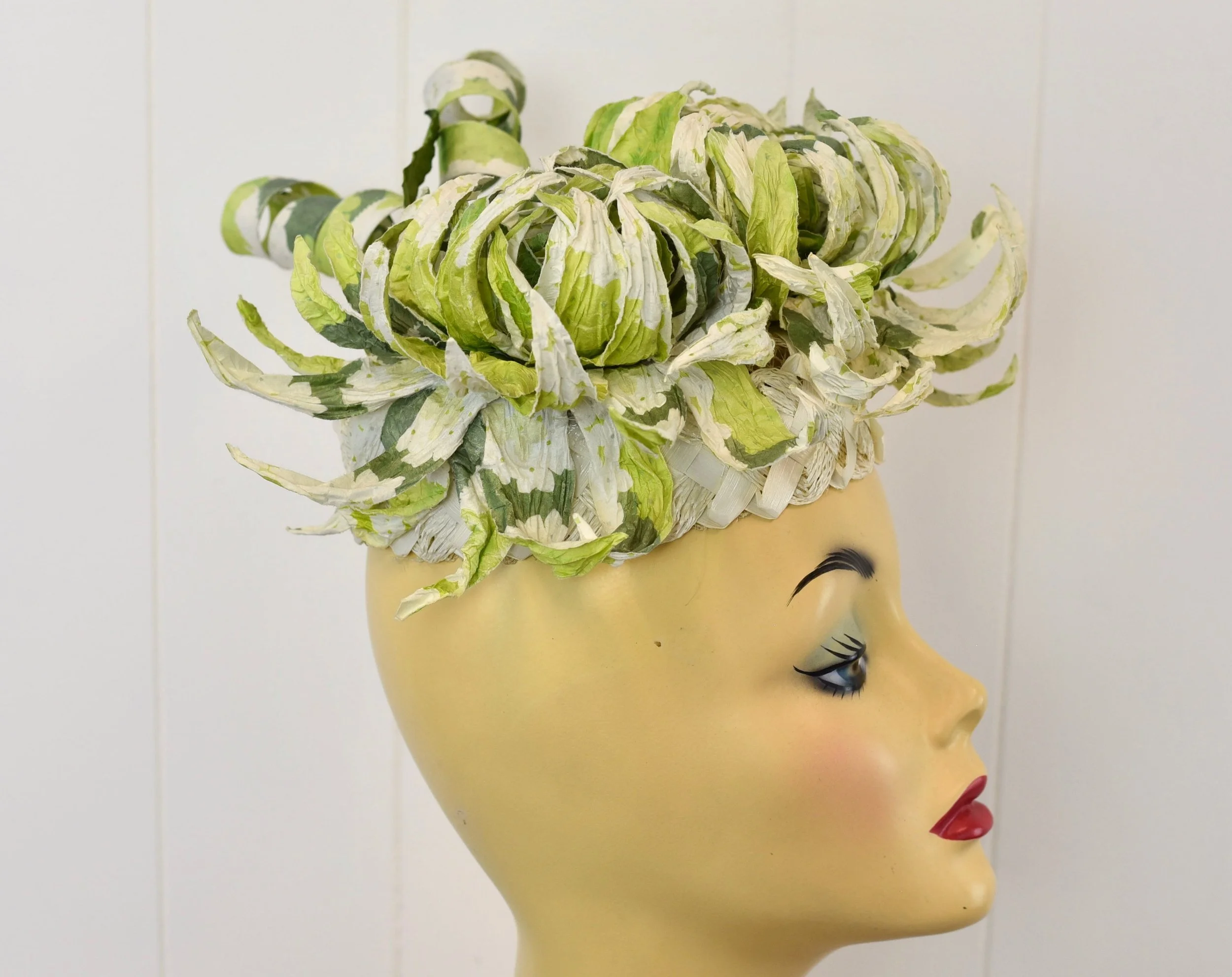 1960s Chrysanthemum Floral Green White Paper Avant Garde 3D  display picture 2