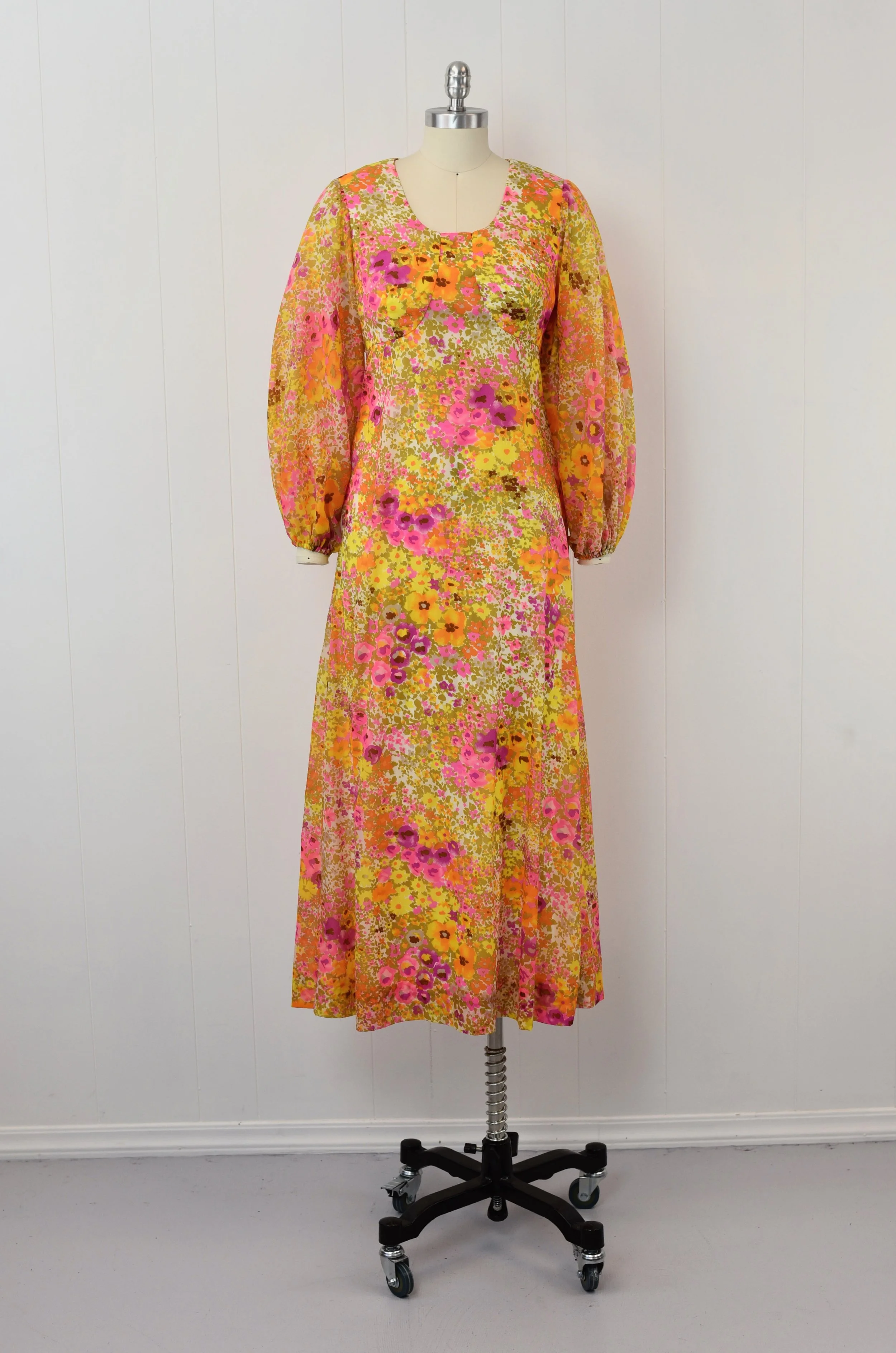 1960s Psychedelic Colorful Floral Flower Power Balloon Sleeve Dael's Hawaii Maxi  Dress Gown  Canned Ham Vintage