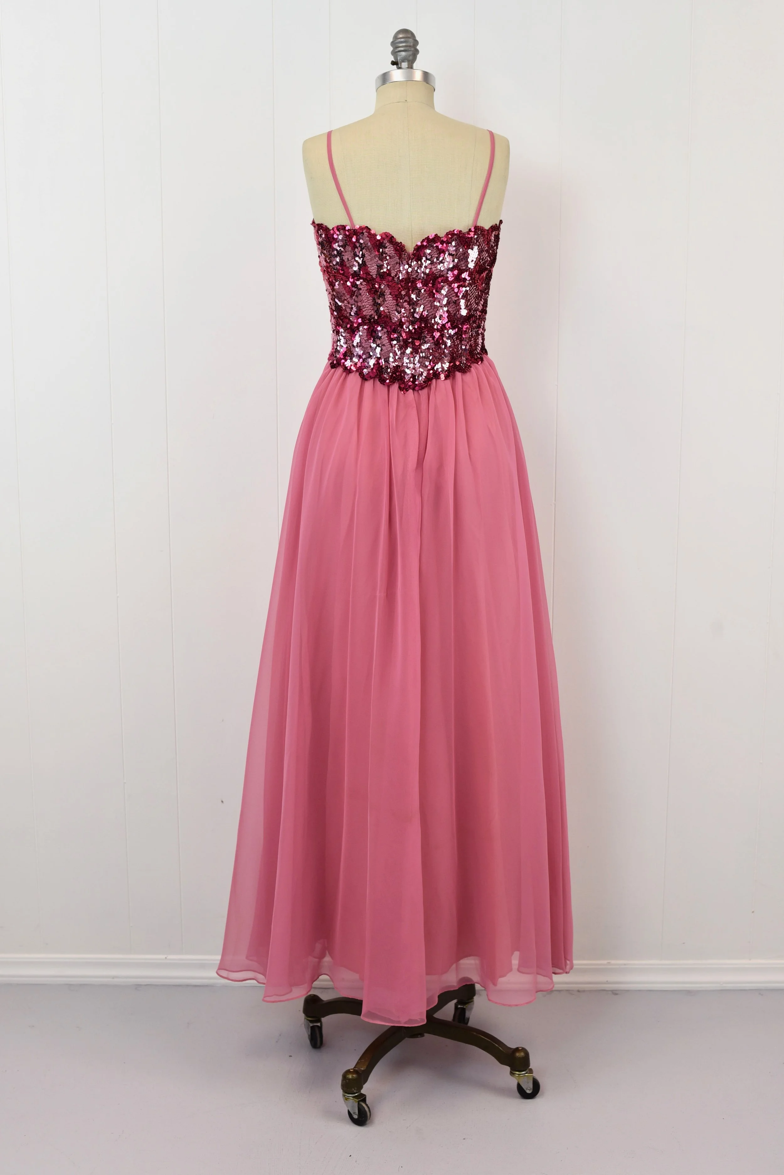 1970s/1980s Pink Magenta Sequin Chiffon Barbie Prom Party Maxi Dress Gown Canned Ham Vintage 1970s/1980s Pink Magenta Sequin Chiffon Barbie Prom Party Maxi Dress Gown Canned Ham Vintage