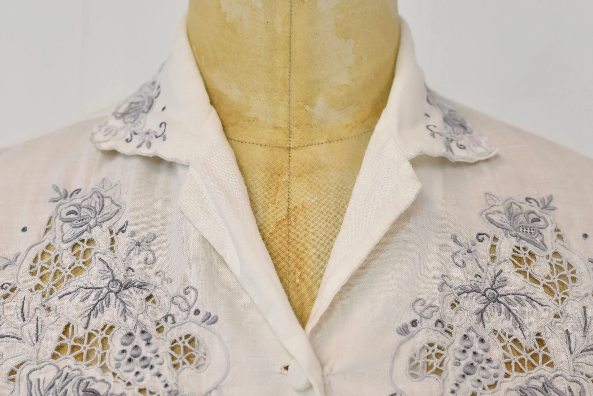 1960s/1970s White Gray Floral Hand Embroidered Lattice Lace Cutout