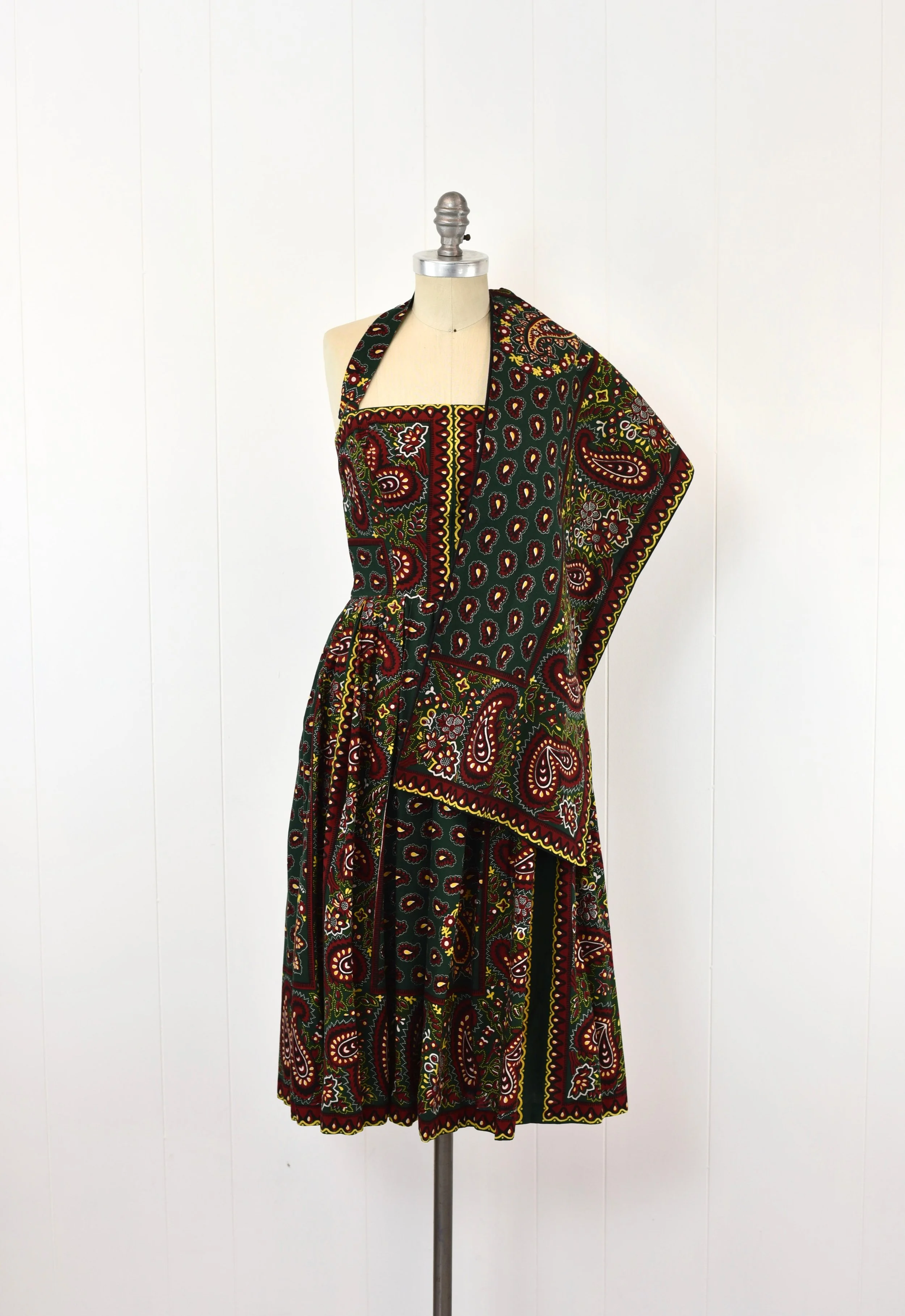 1950s Green Red Paisley Novelty Print Cotton Halter Dress Bolero Shawl Wrap  Three Piece Matching Pinup Set  Canned Ham Vintage