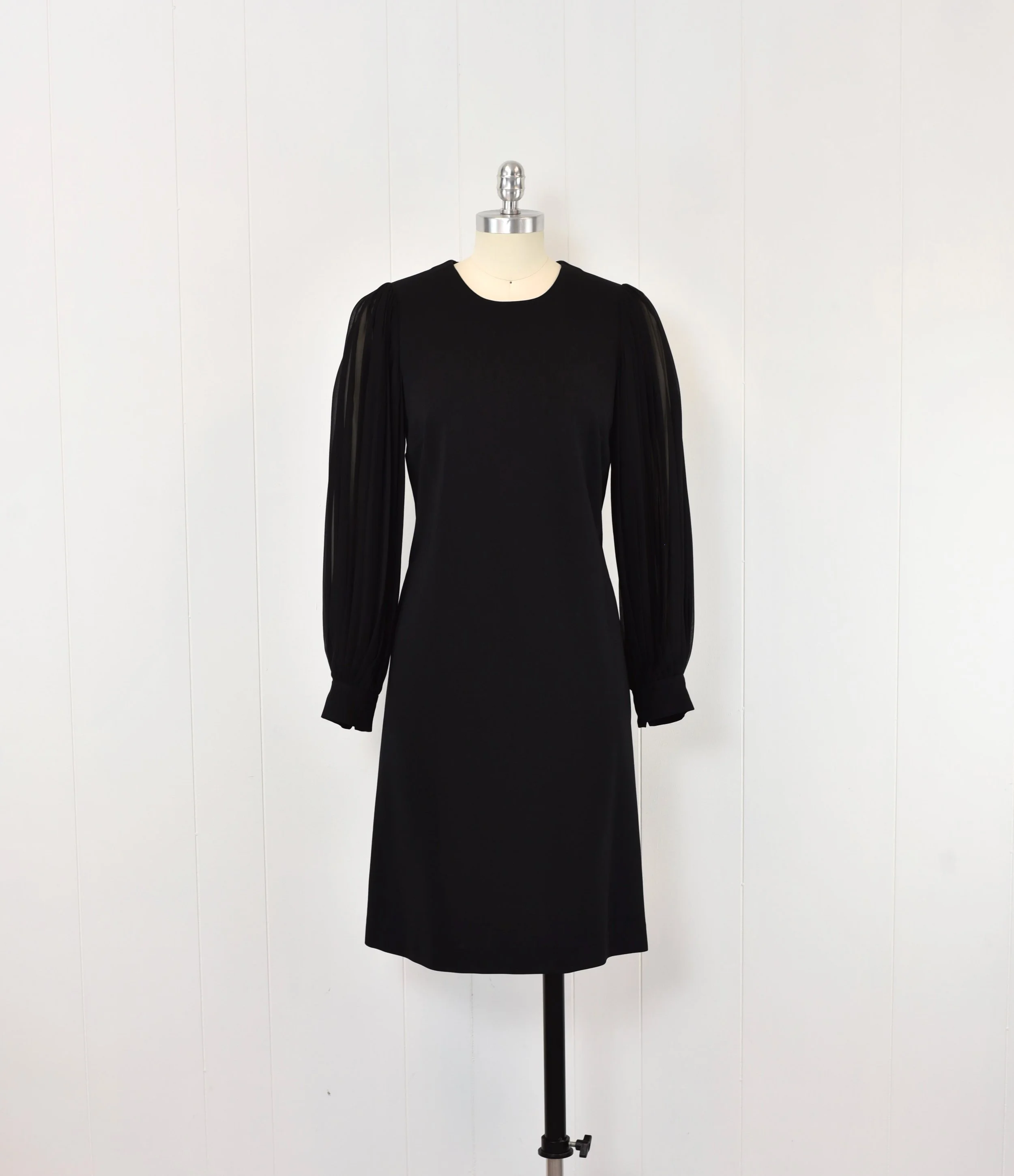 Gucci Black Silk Chiffon Pleated Sheer Balloon Bishop Sleeve Rayon Nylon  Jersey Blend LBD Chic Party Formal Cocktail Dress  Canned Ham Vintage