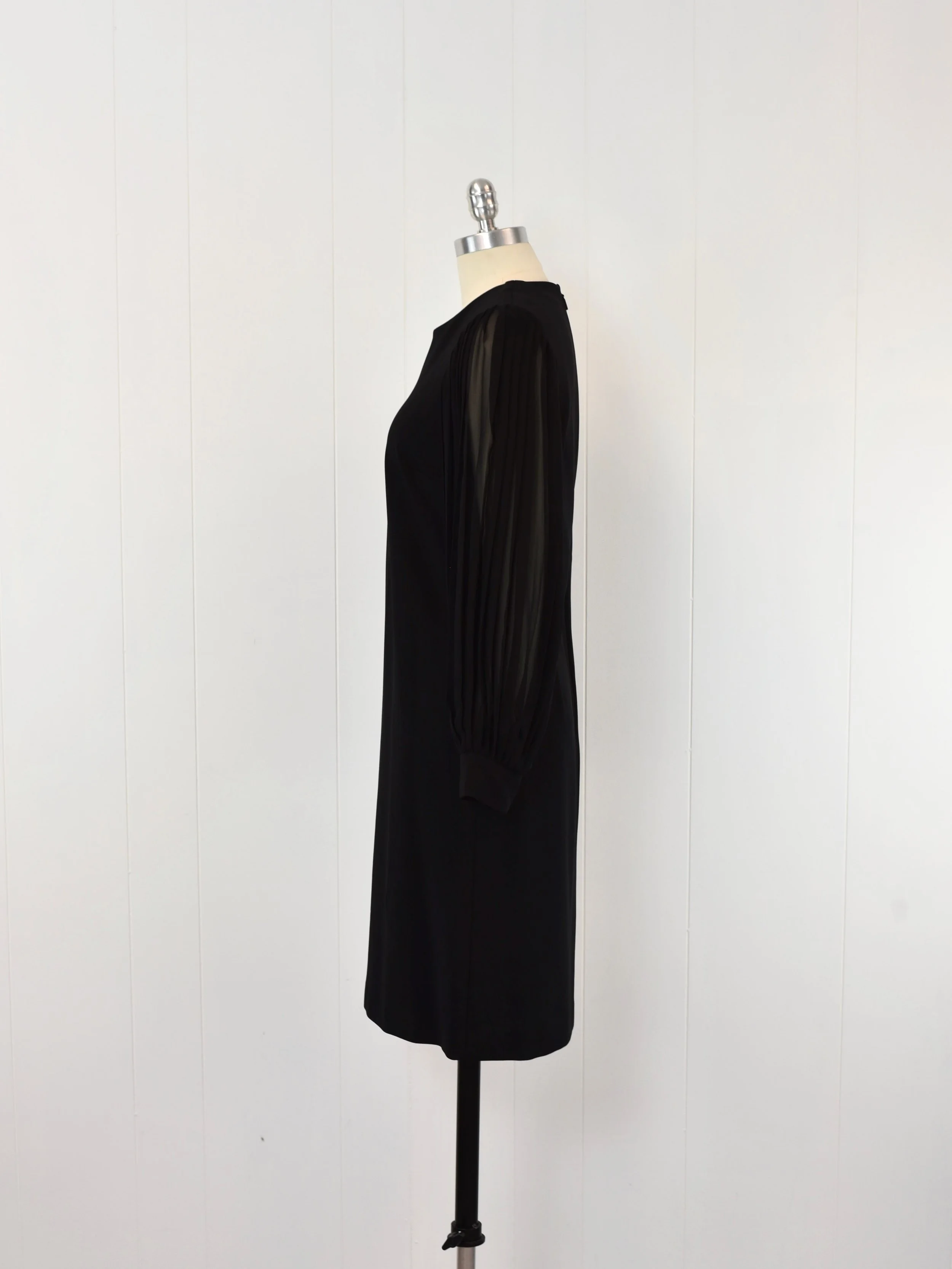 Gucci Black Silk Chiffon Pleated Sheer Balloon Bishop Sleeve Rayon Nylon  Jersey Blend LBD Chic Party Formal Cocktail Dress  Canned Ham Vintage